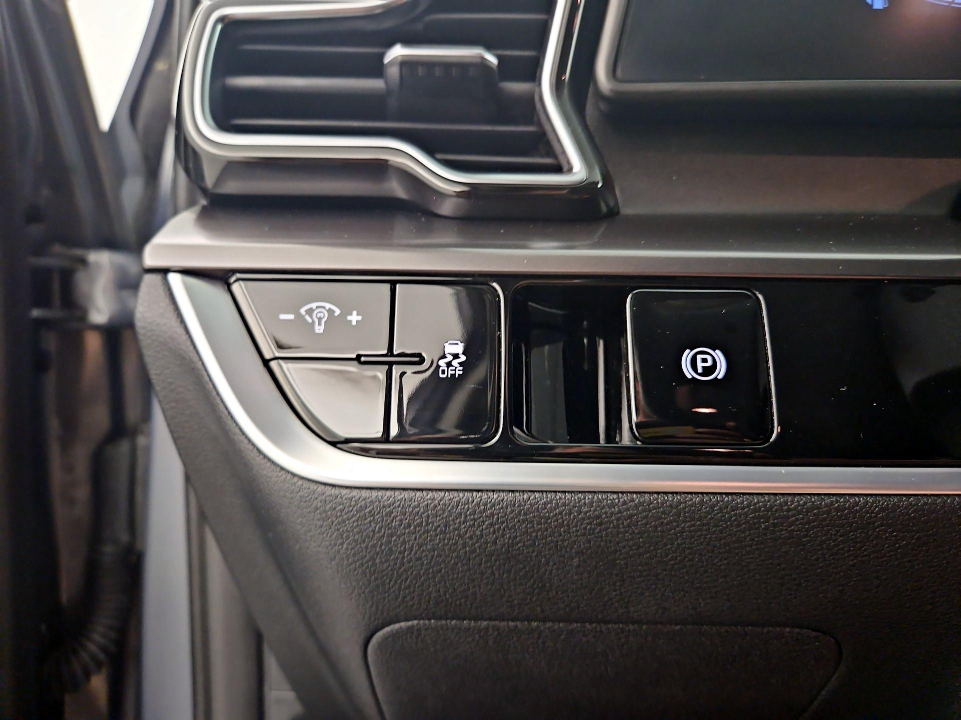 Thumbnail: 2024 Kia Sportage - 13