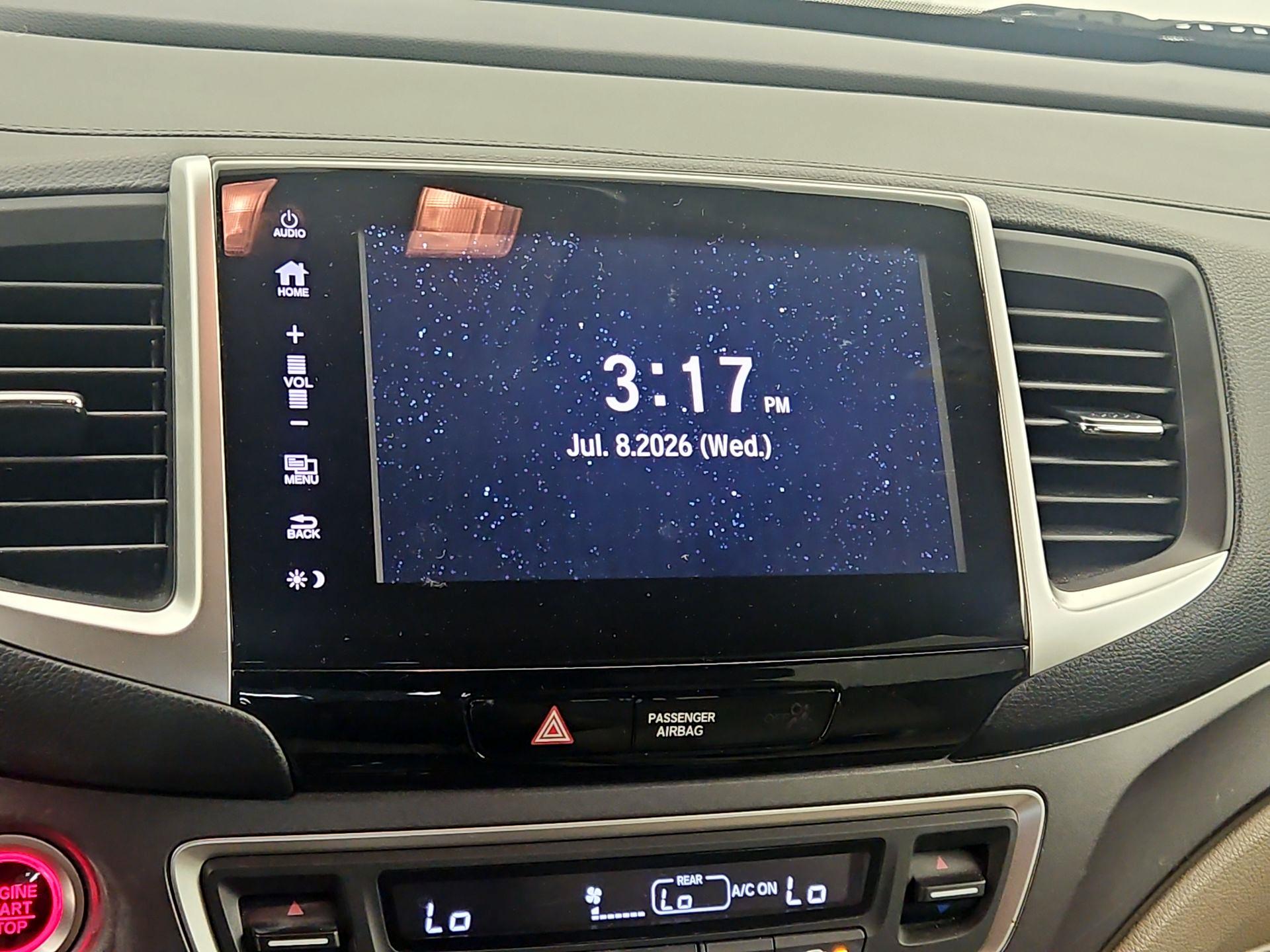 Thumbnail: 2017 Honda Pilot - 15