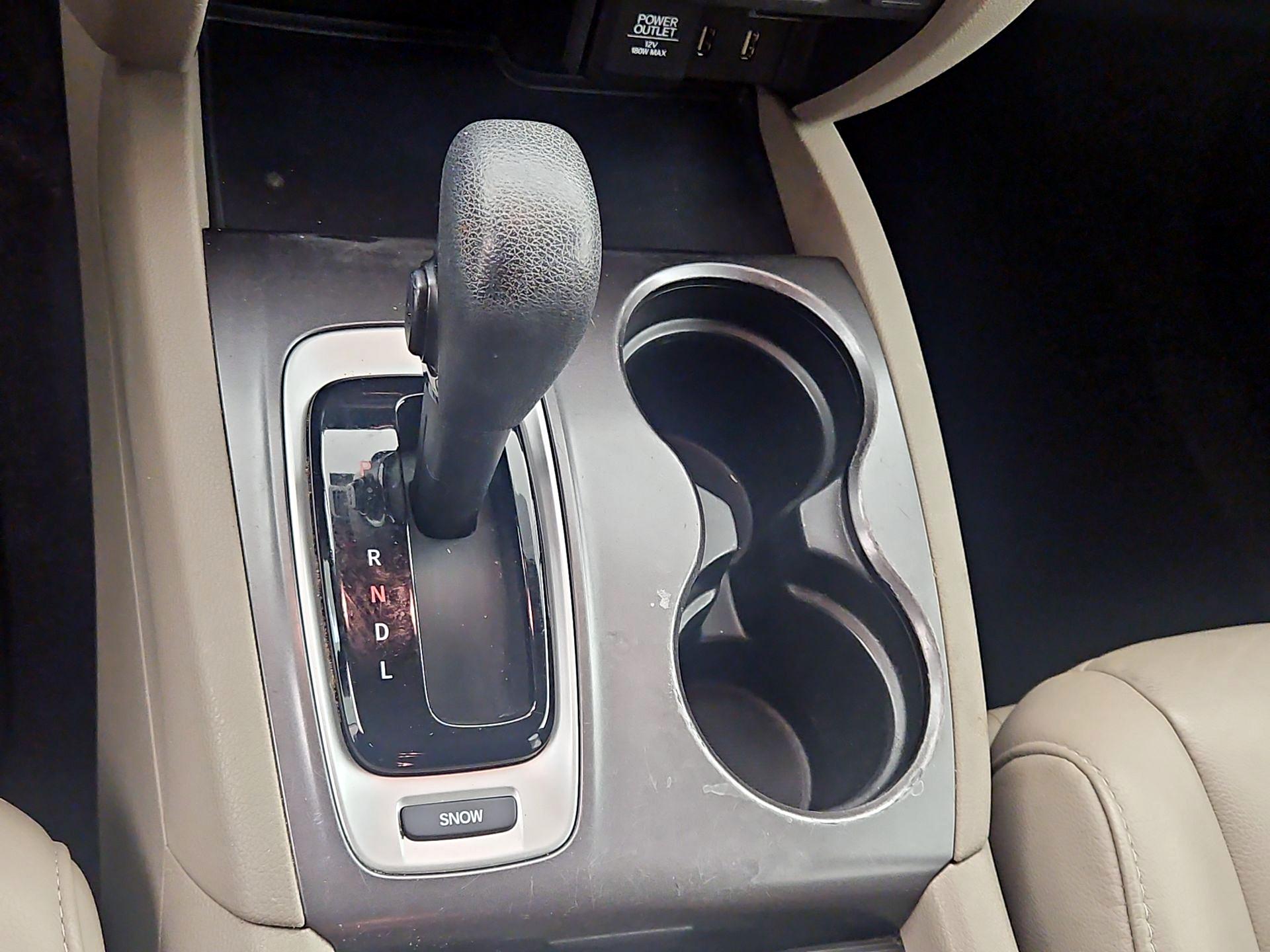 Thumbnail: 2017 Honda Pilot - 17