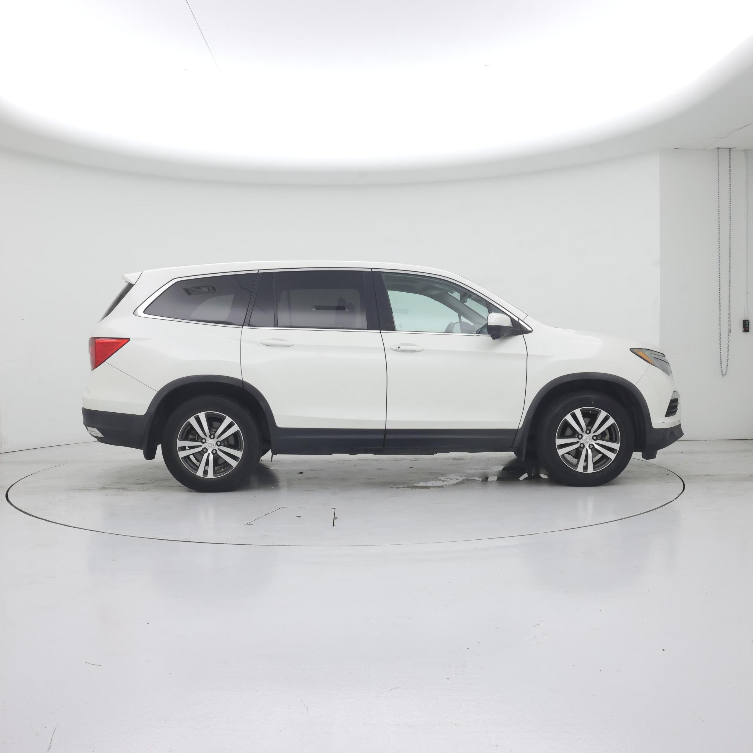 Thumbnail: 2017 Honda Pilot - 7