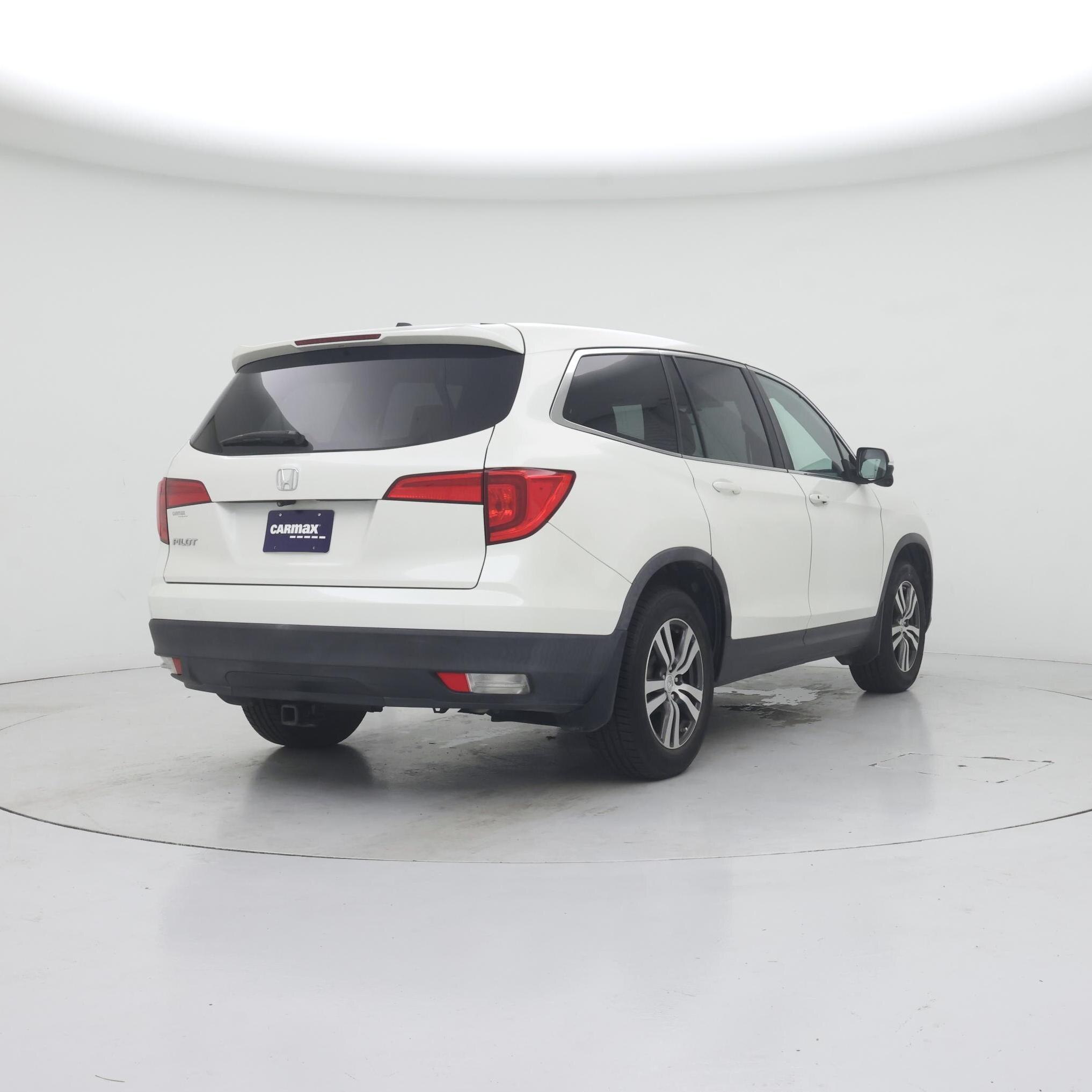 Thumbnail: 2017 Honda Pilot - 8