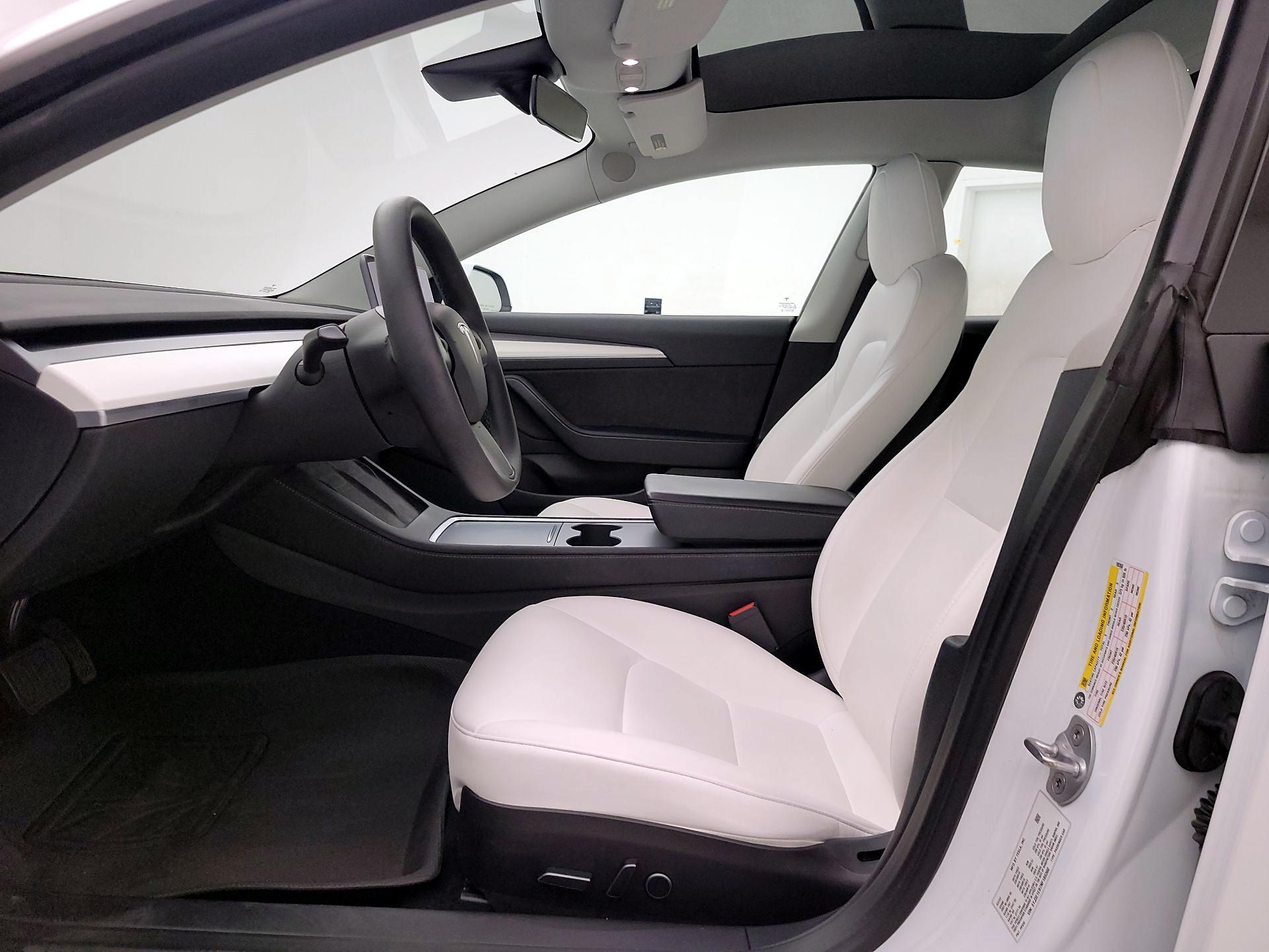 Thumbnail: 2022 Tesla Model 3 - 11