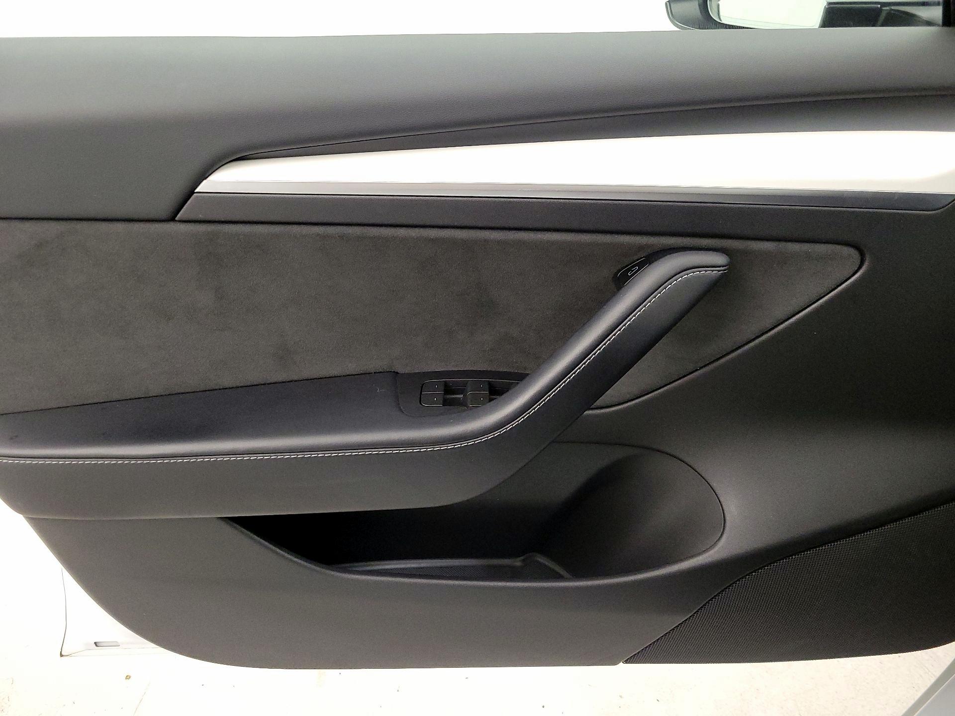 Thumbnail: 2022 Tesla Model 3 - 12
