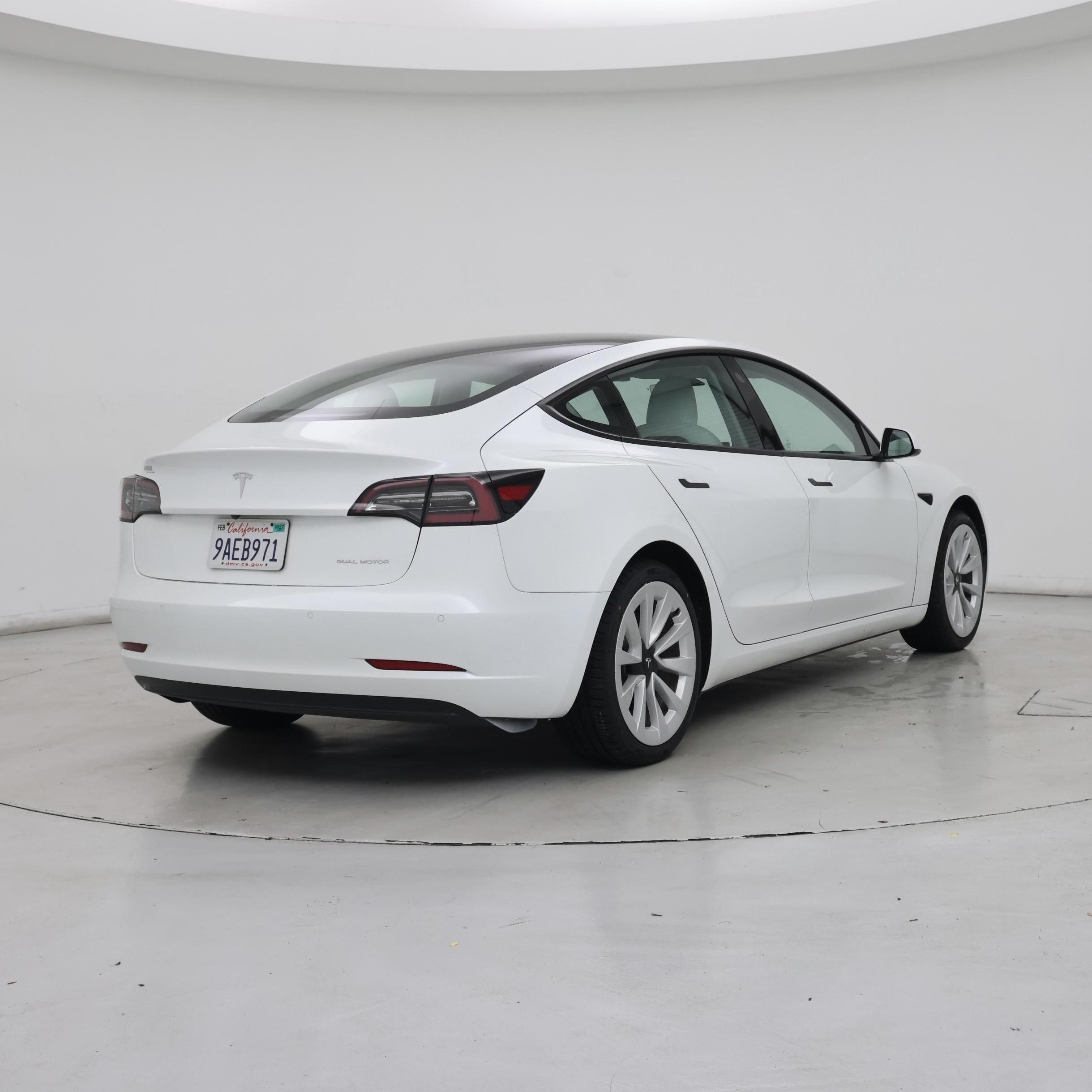 Thumbnail: 2022 Tesla Model 3 - 8