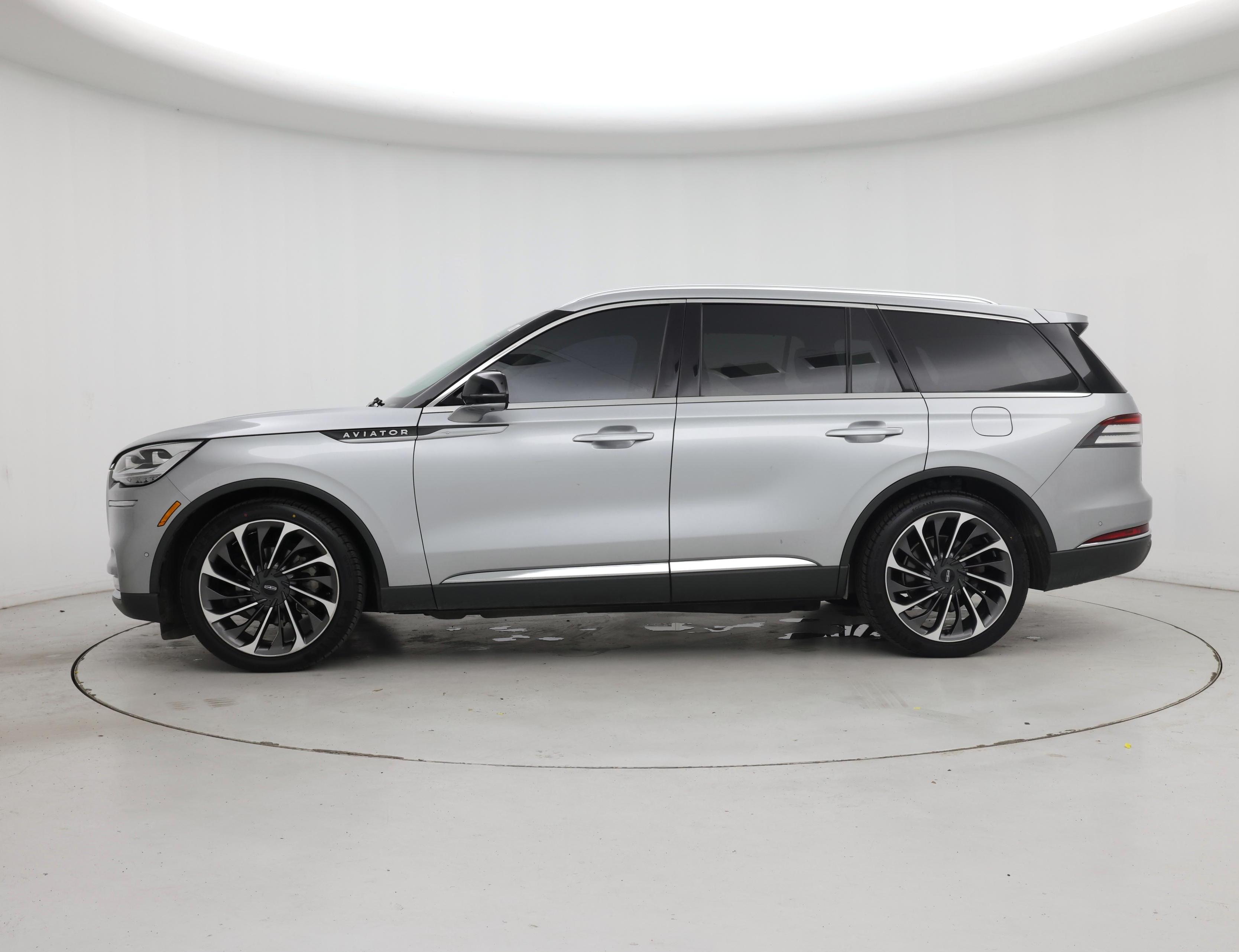 Thumbnail: 2020 Lincoln Aviator - 3