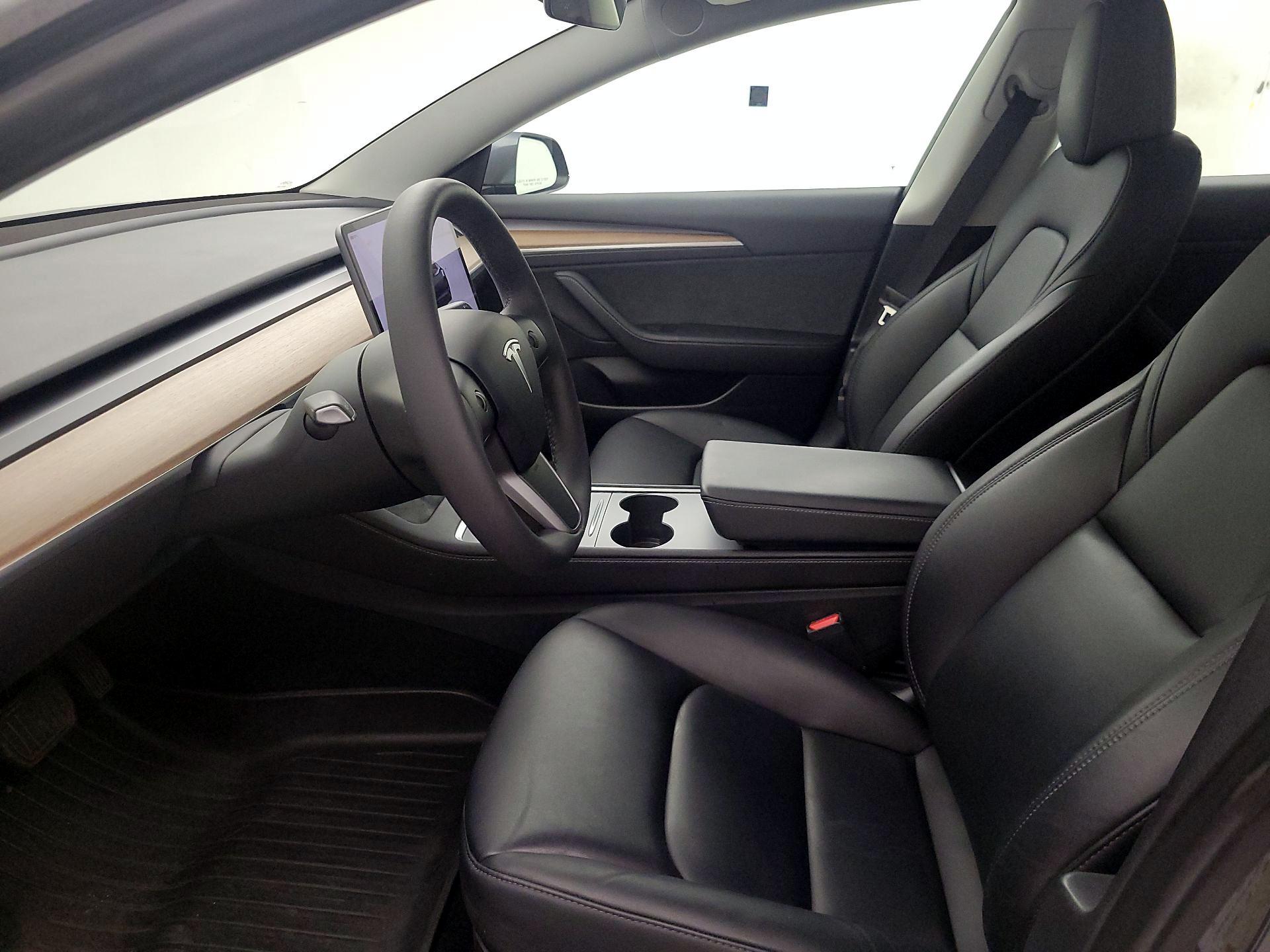 Thumbnail: 2023 Tesla Model 3 - 11
