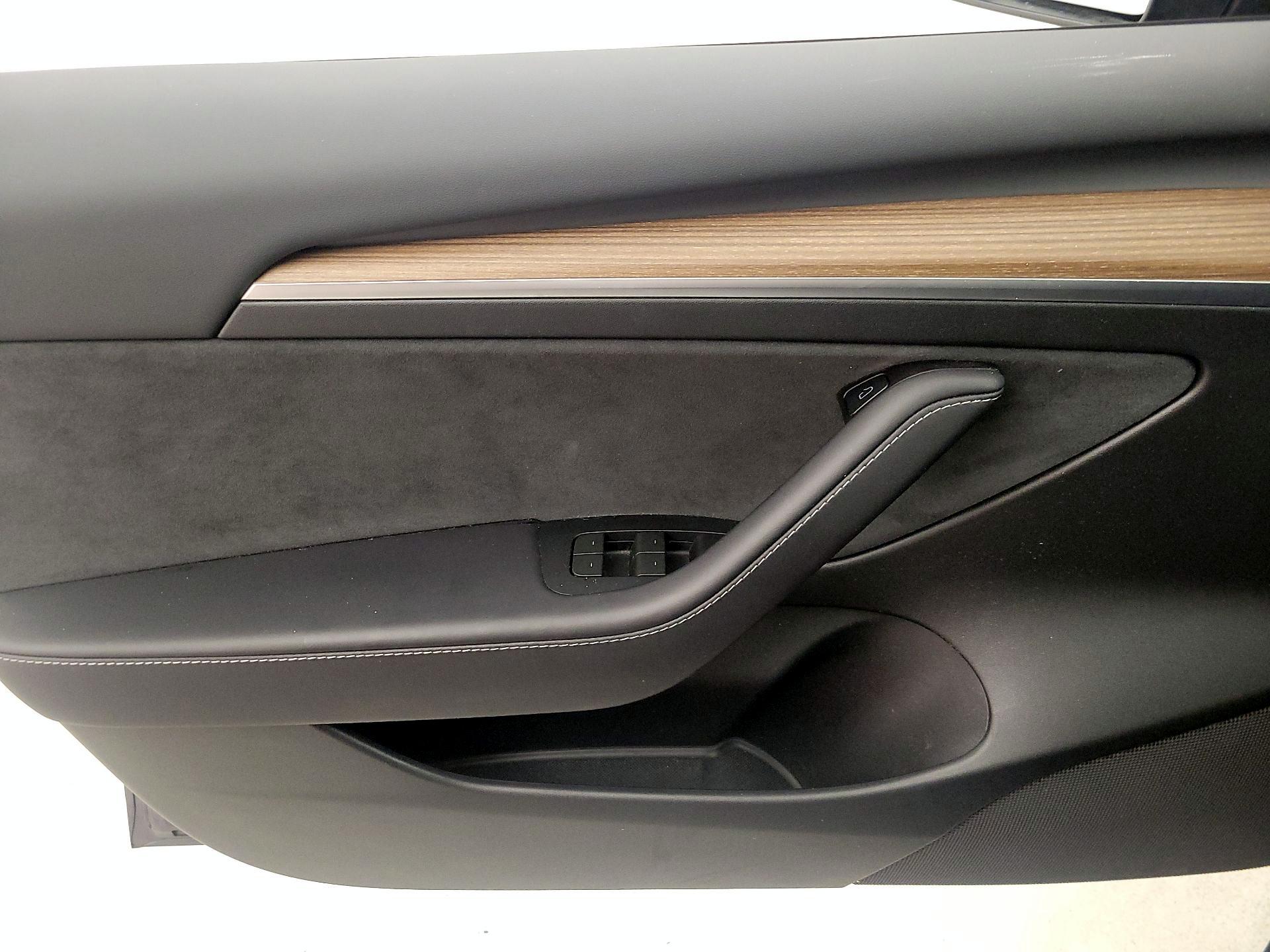 Thumbnail: 2023 Tesla Model 3 - 12