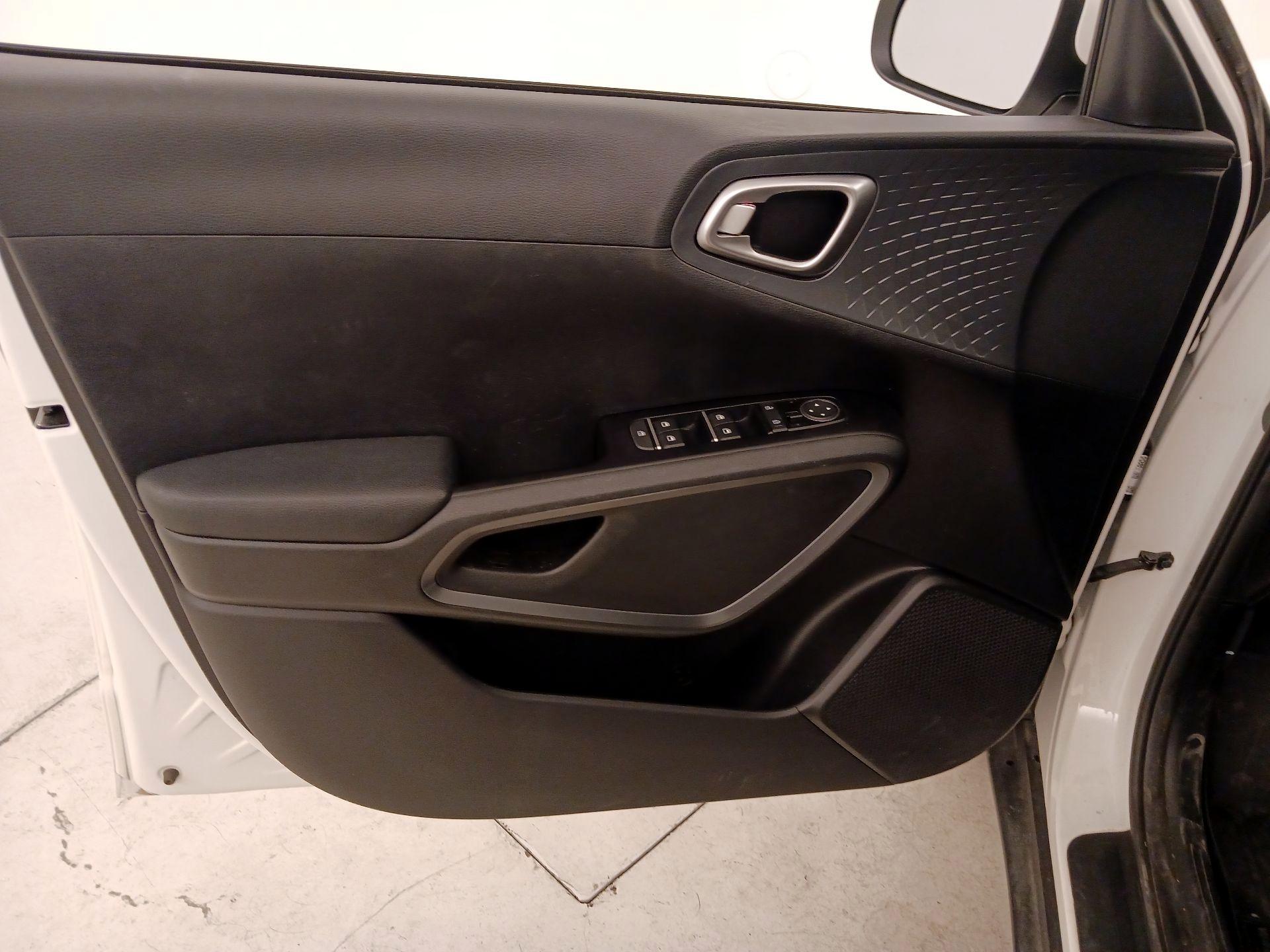Thumbnail: 2021 Kia Soul - 12