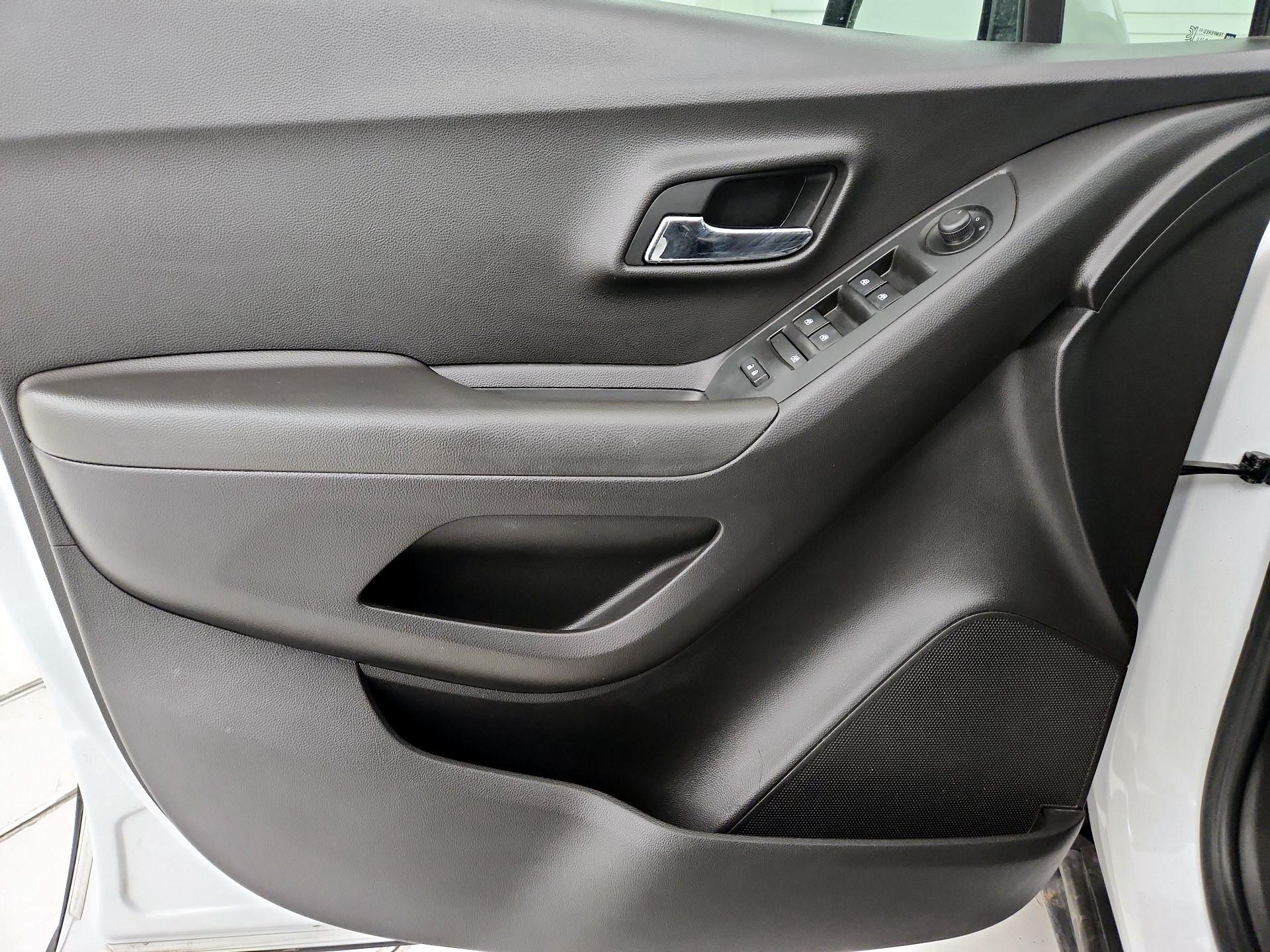 Thumbnail: 2019 Chevrolet Trax - 12