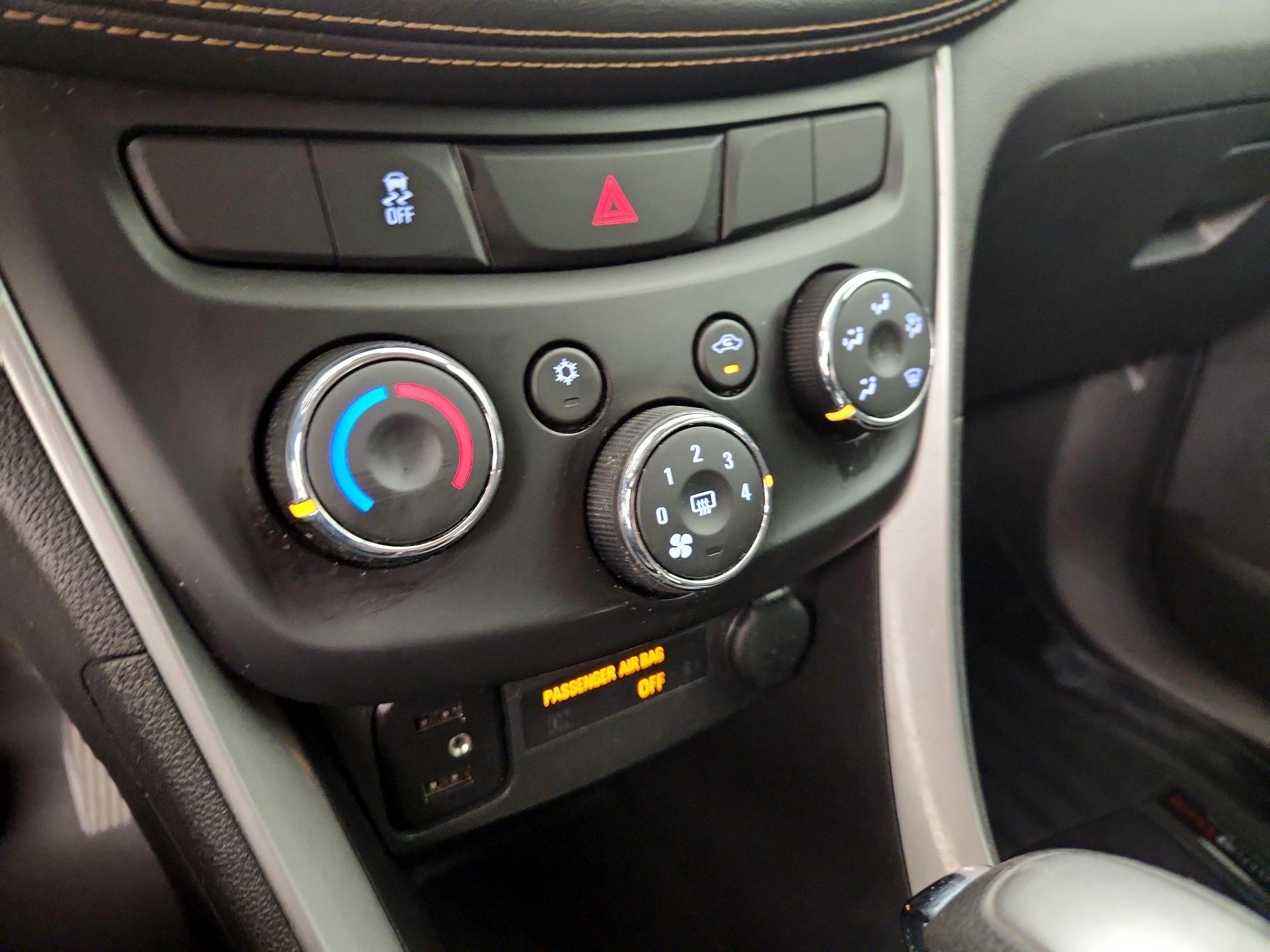 Thumbnail: 2019 Chevrolet Trax - 16