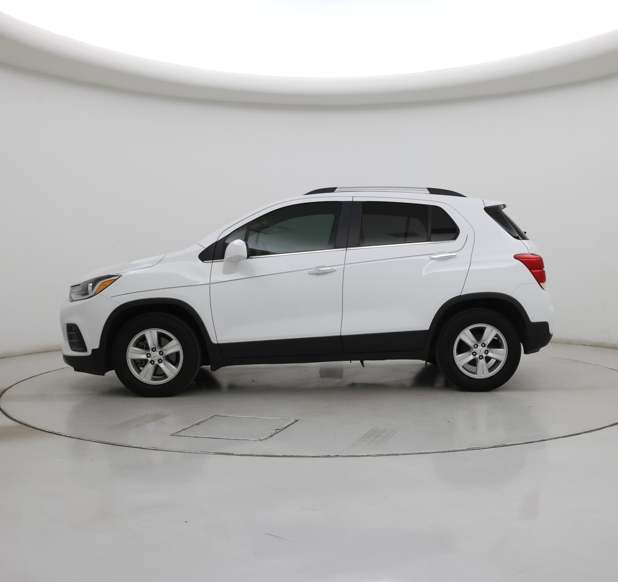 Thumbnail: 2019 Chevrolet Trax - 3