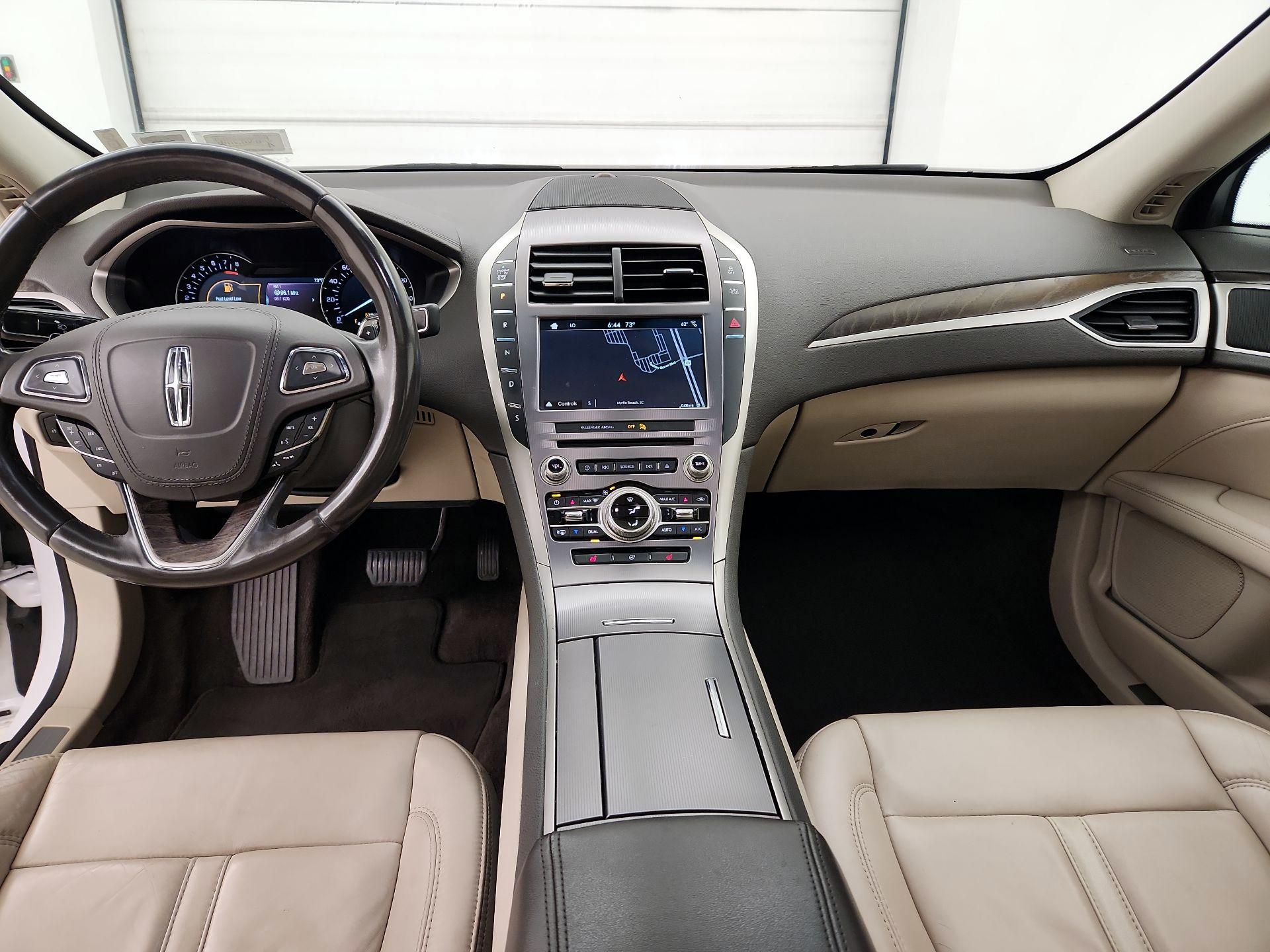 Thumbnail: 2017 Lincoln MKZ - 9