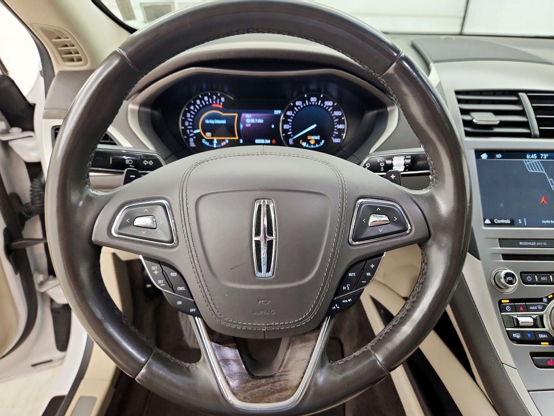 Thumbnail: 2017 Lincoln MKZ - 10
