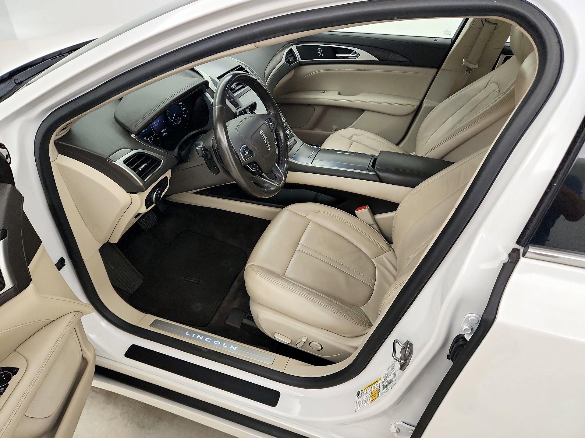 Thumbnail: 2017 Lincoln MKZ - 11