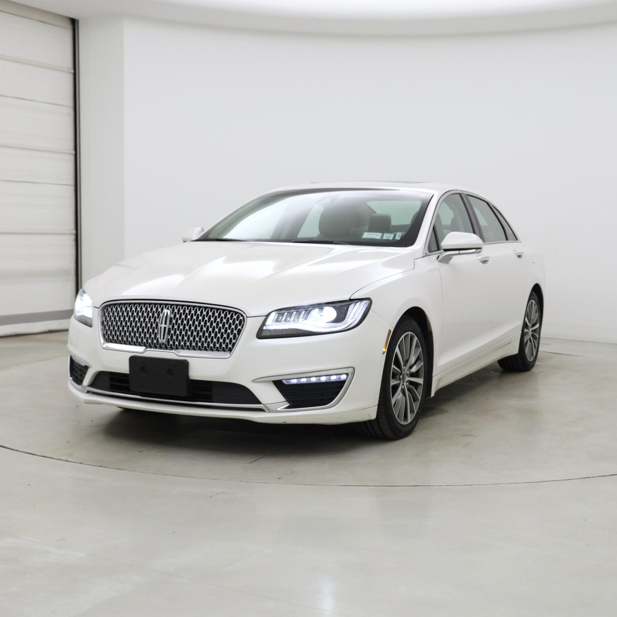 Thumbnail: 2017 Lincoln MKZ - 4