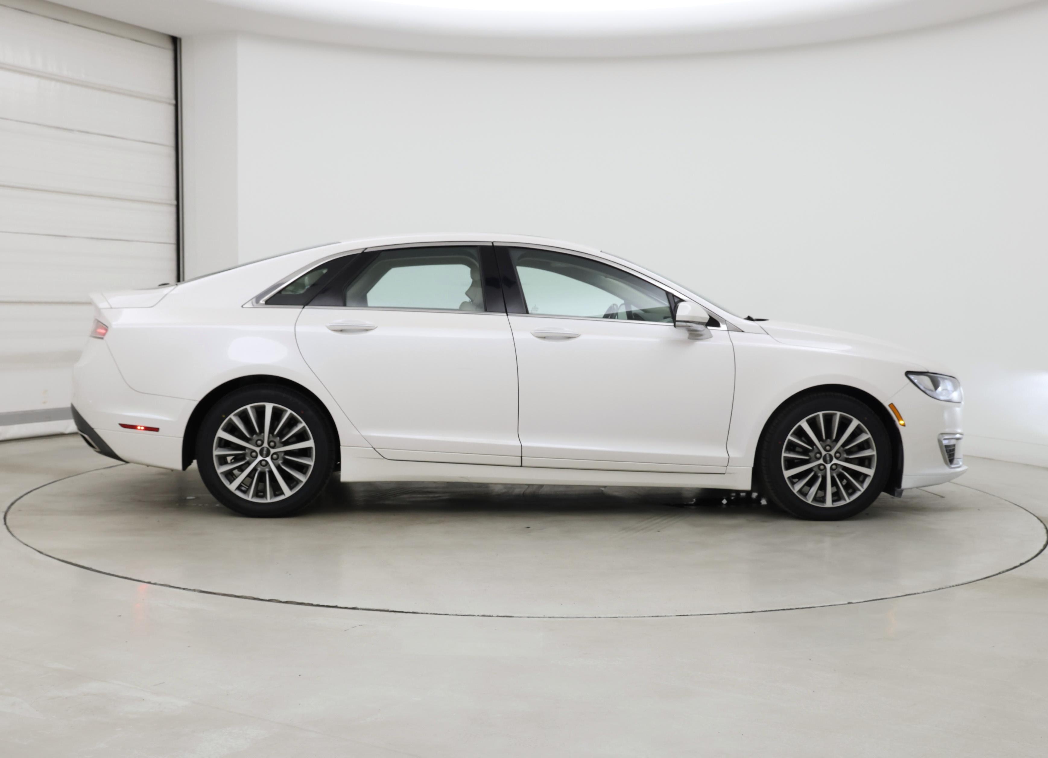 Thumbnail: 2017 Lincoln MKZ - 7