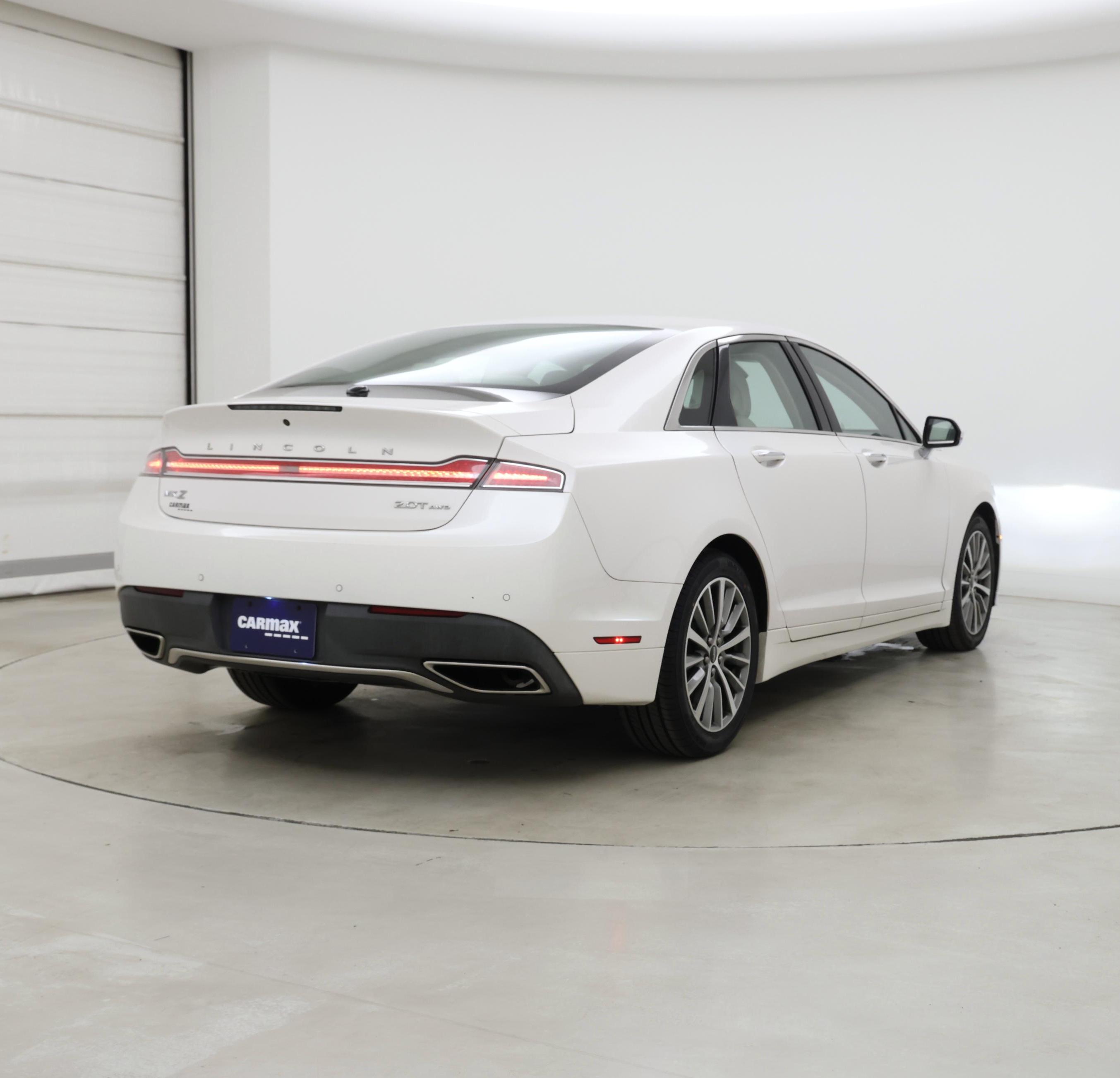 Thumbnail: 2017 Lincoln MKZ - 8