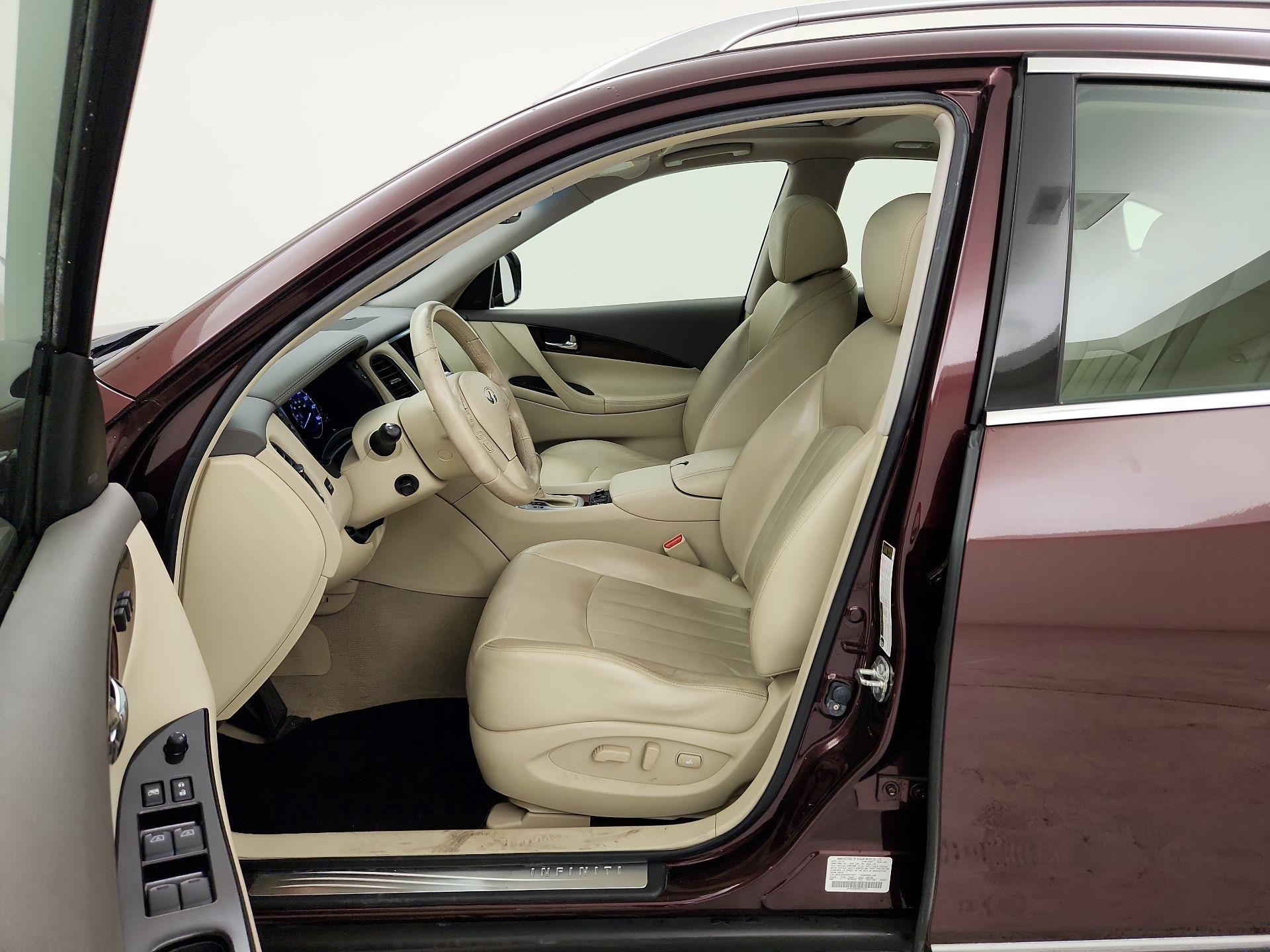 Thumbnail: 2015 INFINITI QX50 - 11