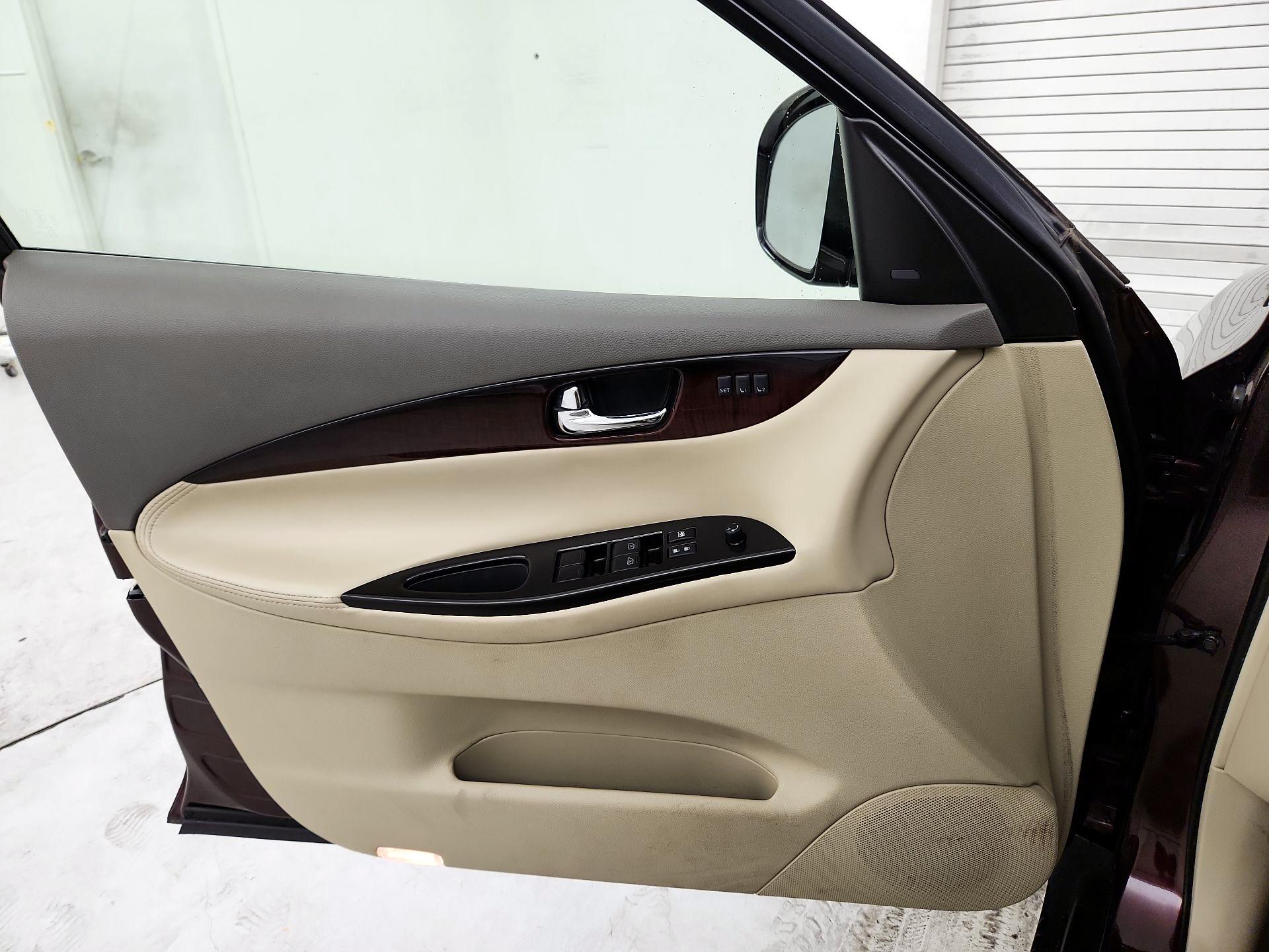 Thumbnail: 2015 INFINITI QX50 - 12