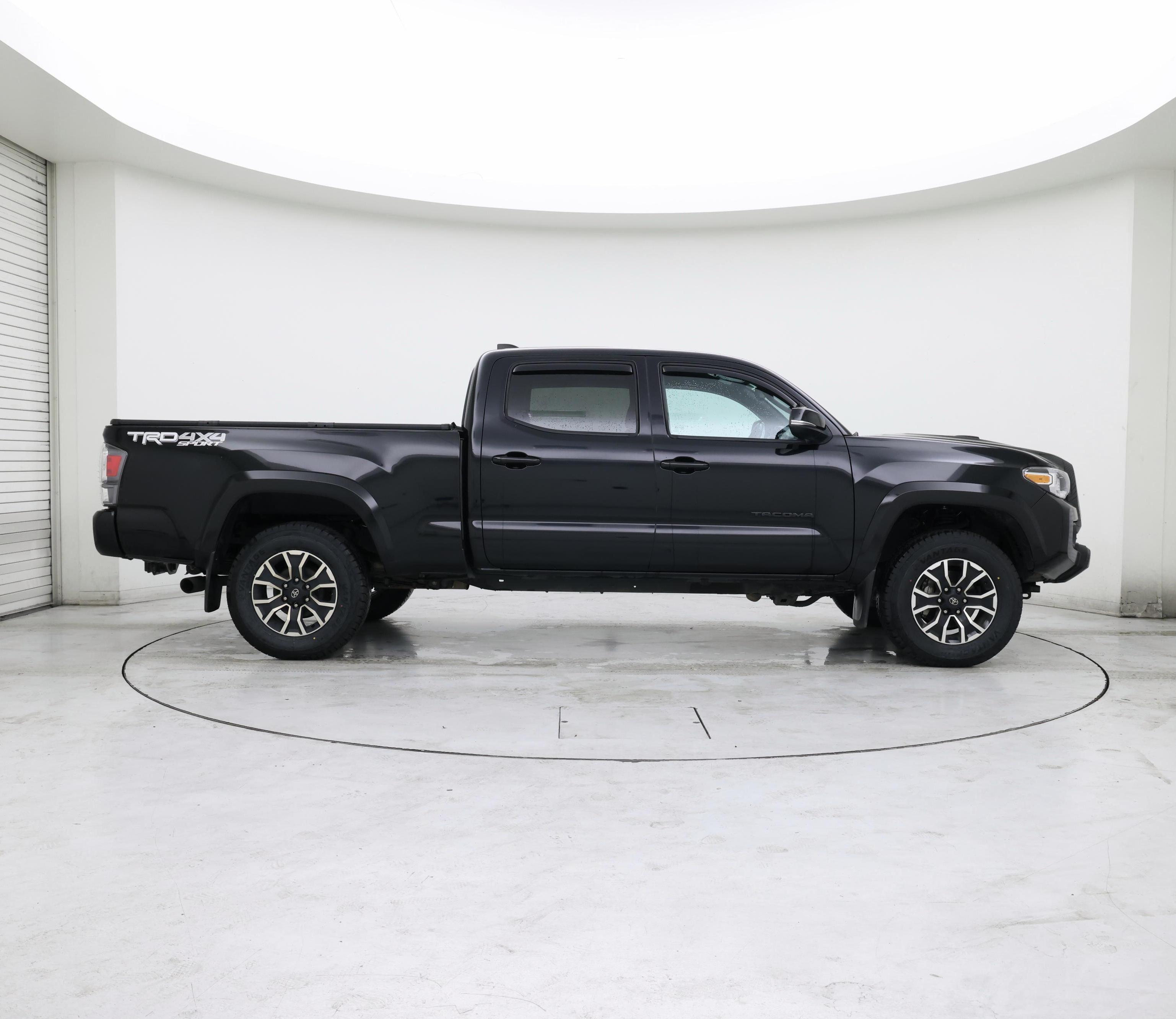 Thumbnail: 2022 Toyota Tacoma - 7