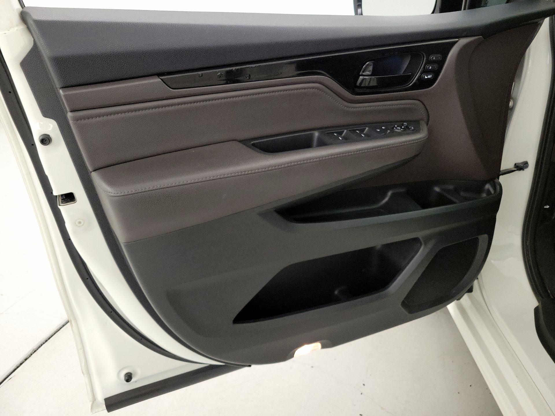 Thumbnail: 2018 Honda Odyssey - 12