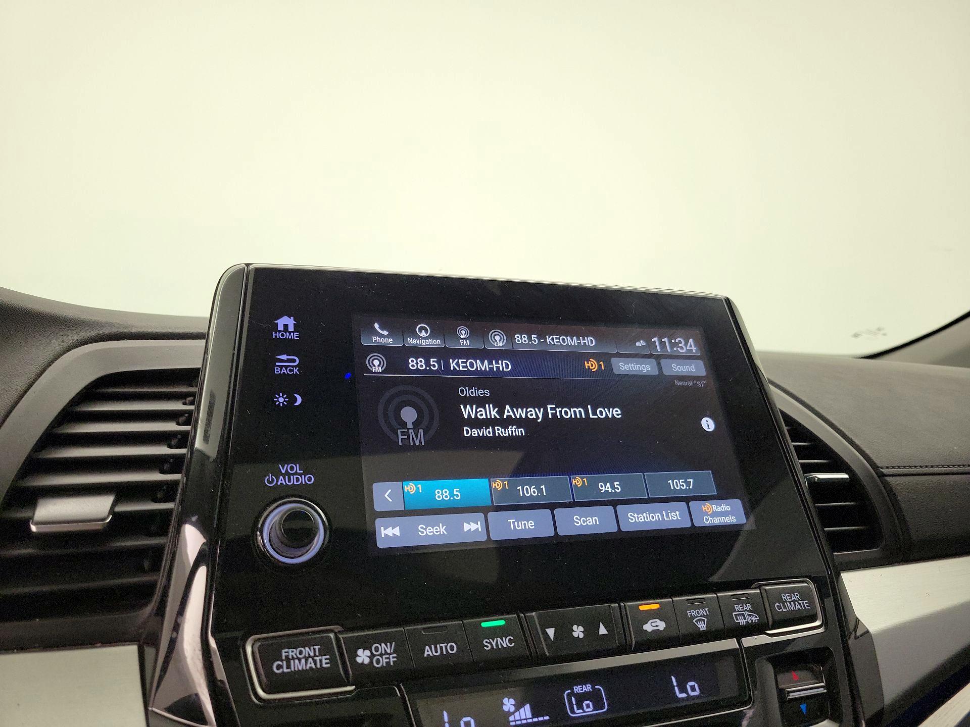 Thumbnail: 2018 Honda Odyssey - 16