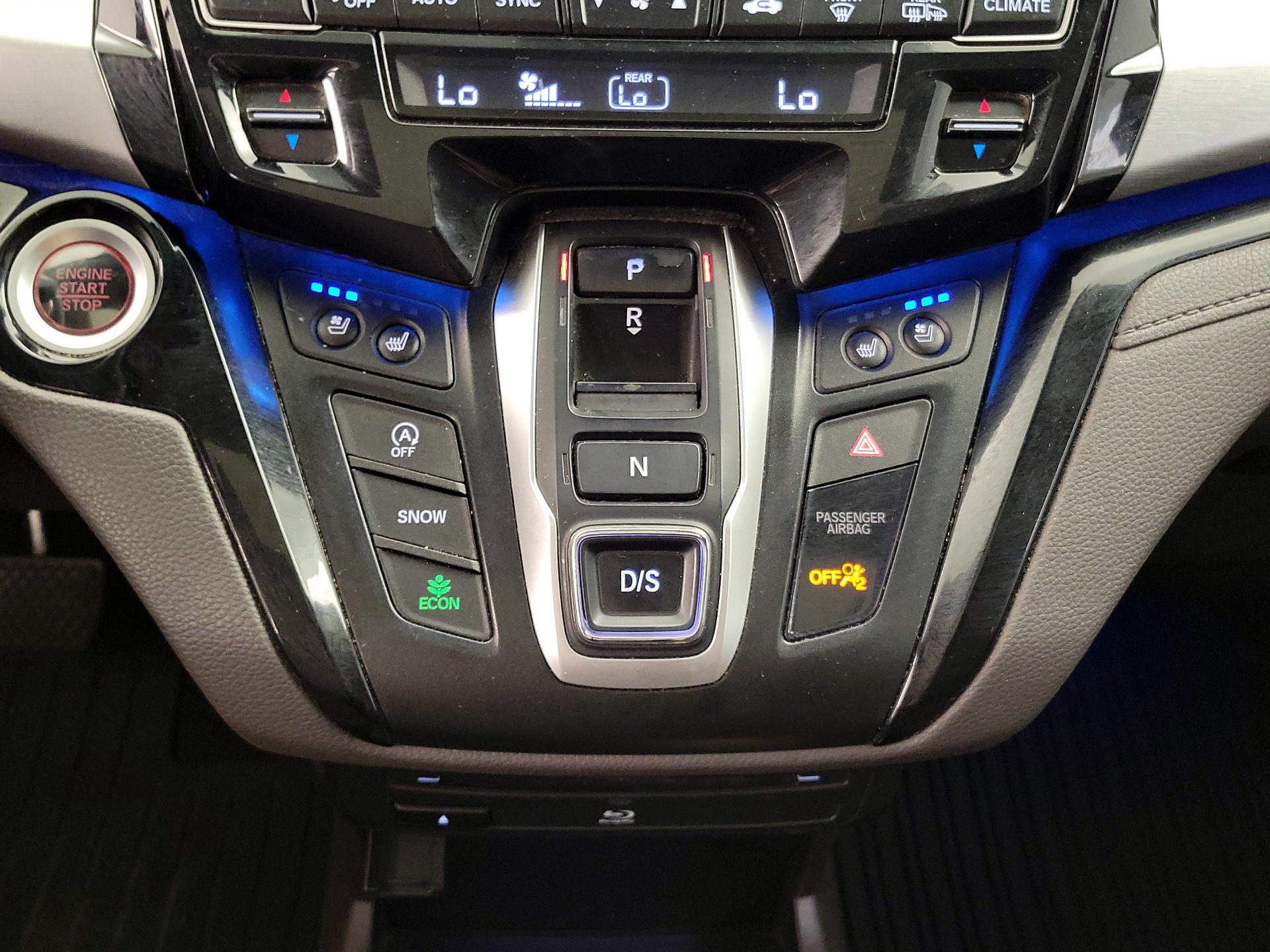 Thumbnail: 2018 Honda Odyssey - 18