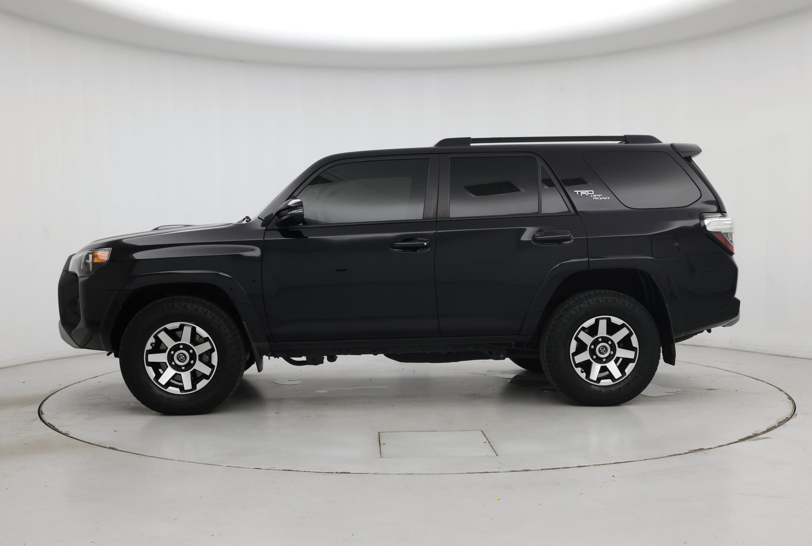 Thumbnail: 2021 Toyota 4Runner - 3