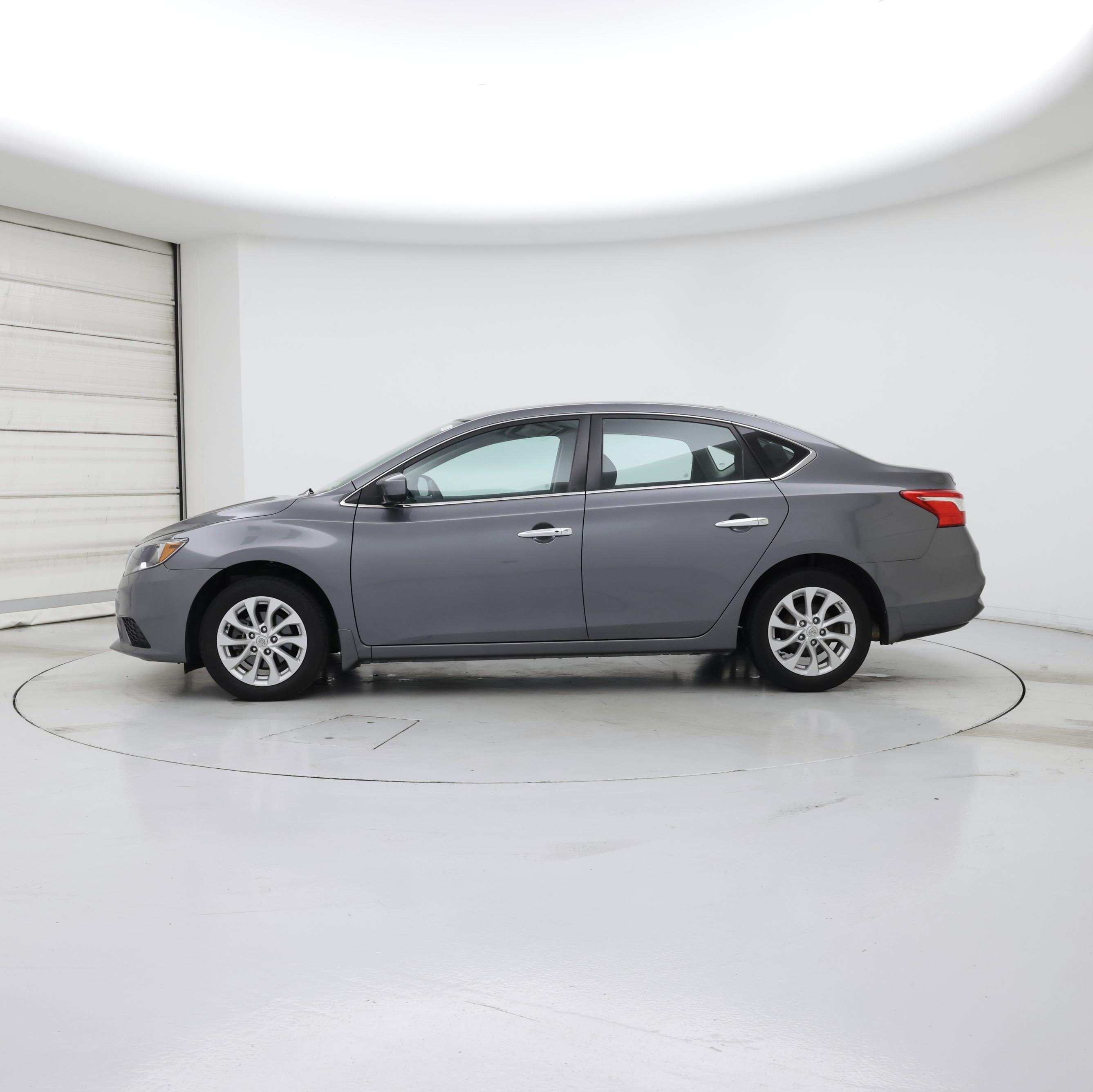 Thumbnail: 2018 Nissan Sentra - 3