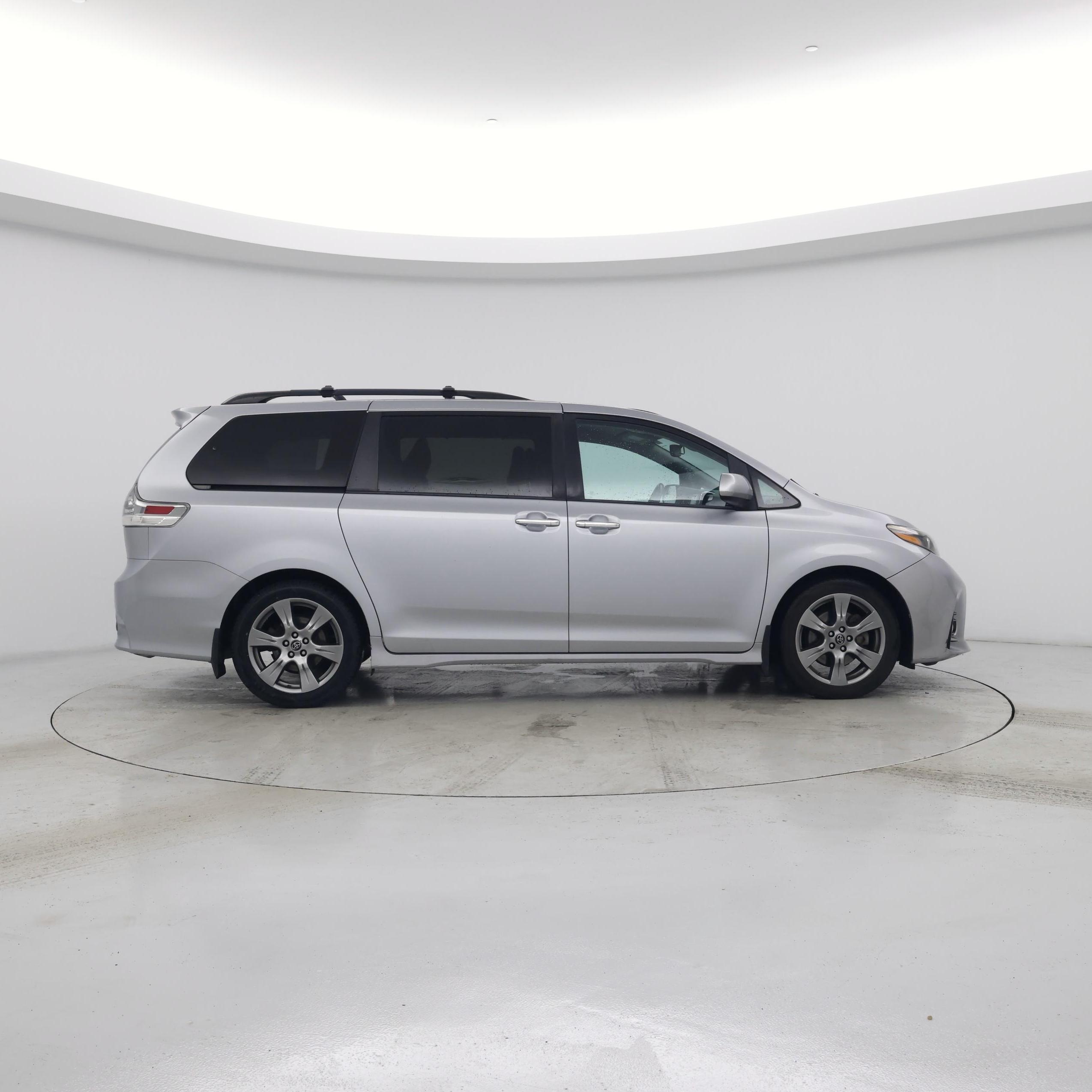 Thumbnail: 2018 Toyota Sienna - 7