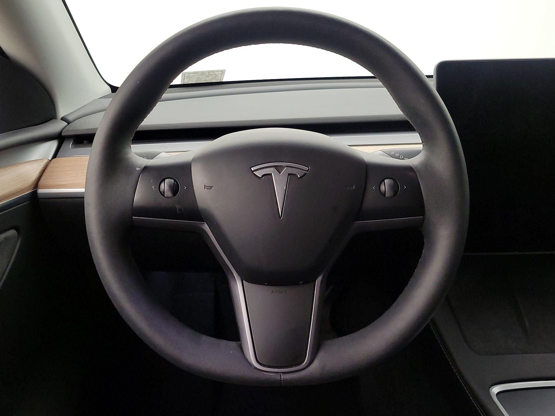 Thumbnail: 2023 Tesla Model Y - 10
