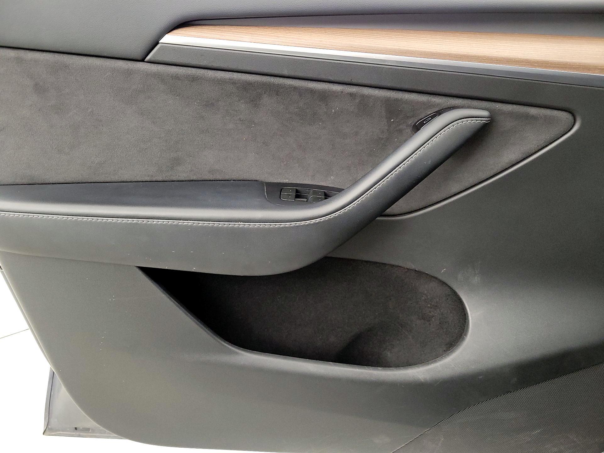 Thumbnail: 2023 Tesla Model Y - 12