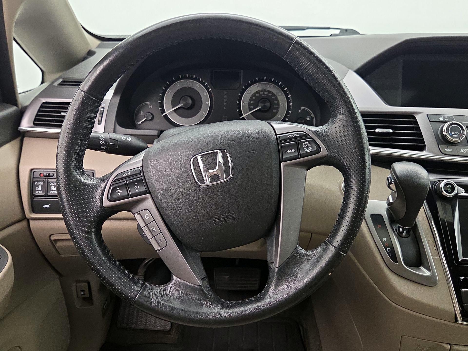 Thumbnail: 2014 Honda Odyssey - 10