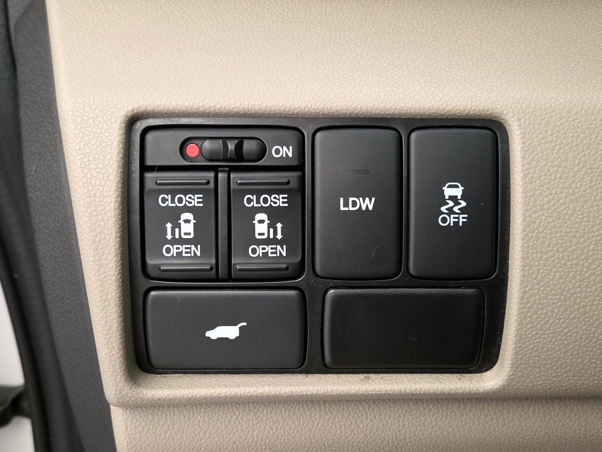 Thumbnail: 2014 Honda Odyssey - 13