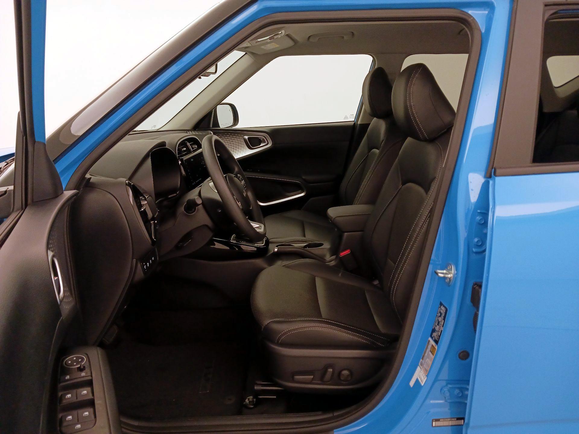 Thumbnail: 2023 Kia Soul - 11