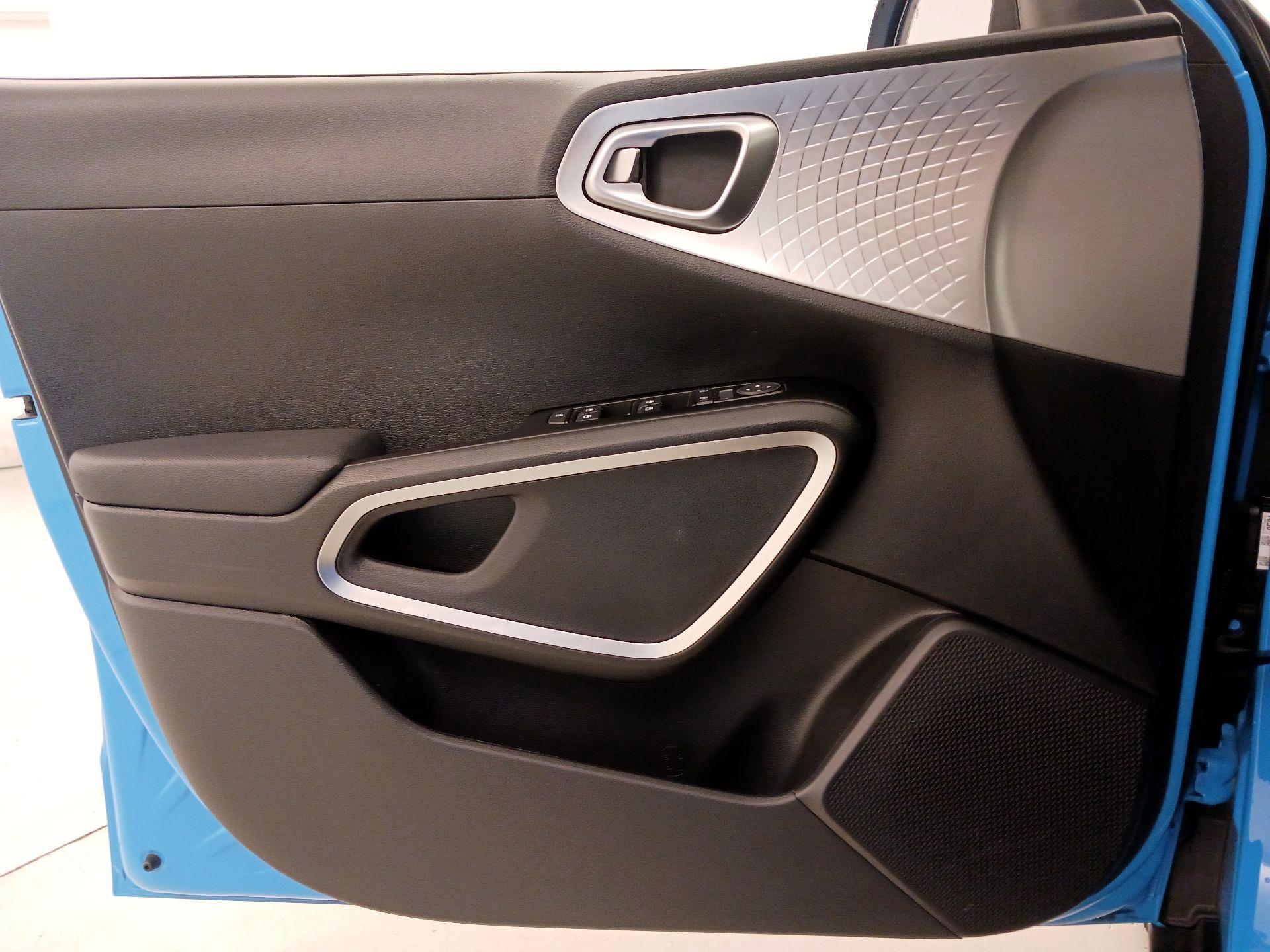 Thumbnail: 2023 Kia Soul - 12