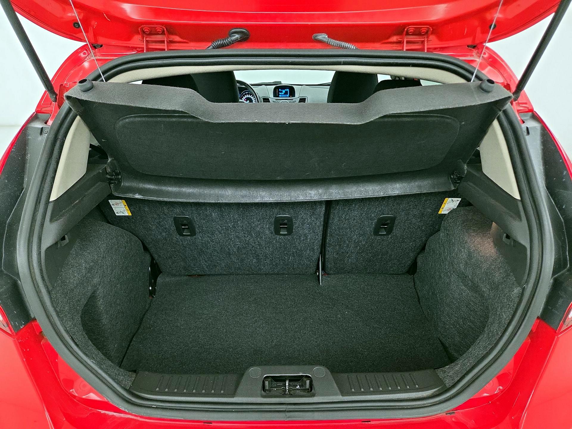 Thumbnail: 2015 Ford Fiesta - 19