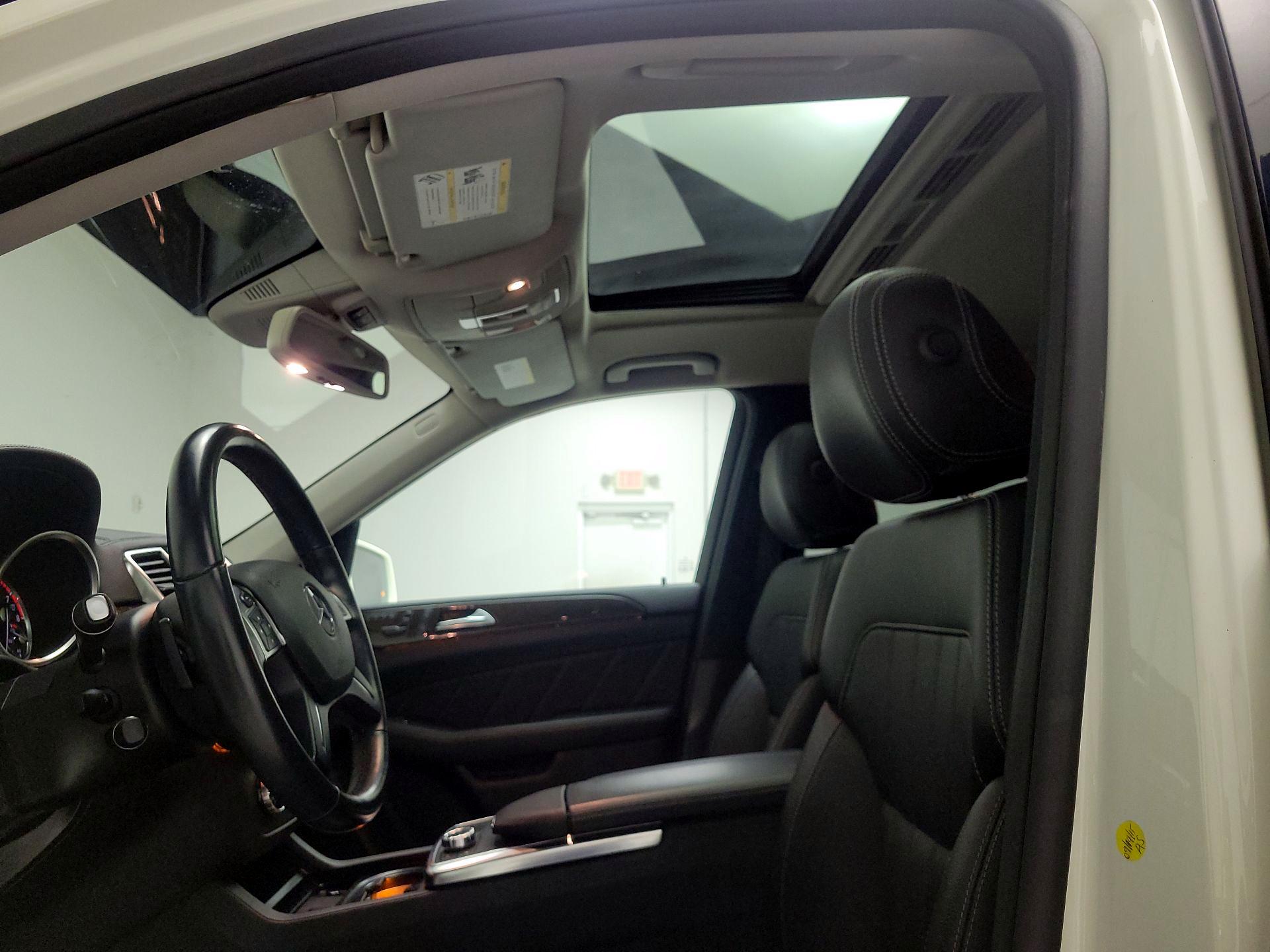 Thumbnail: 2016 Mercedes-Benz GL-Class - 20