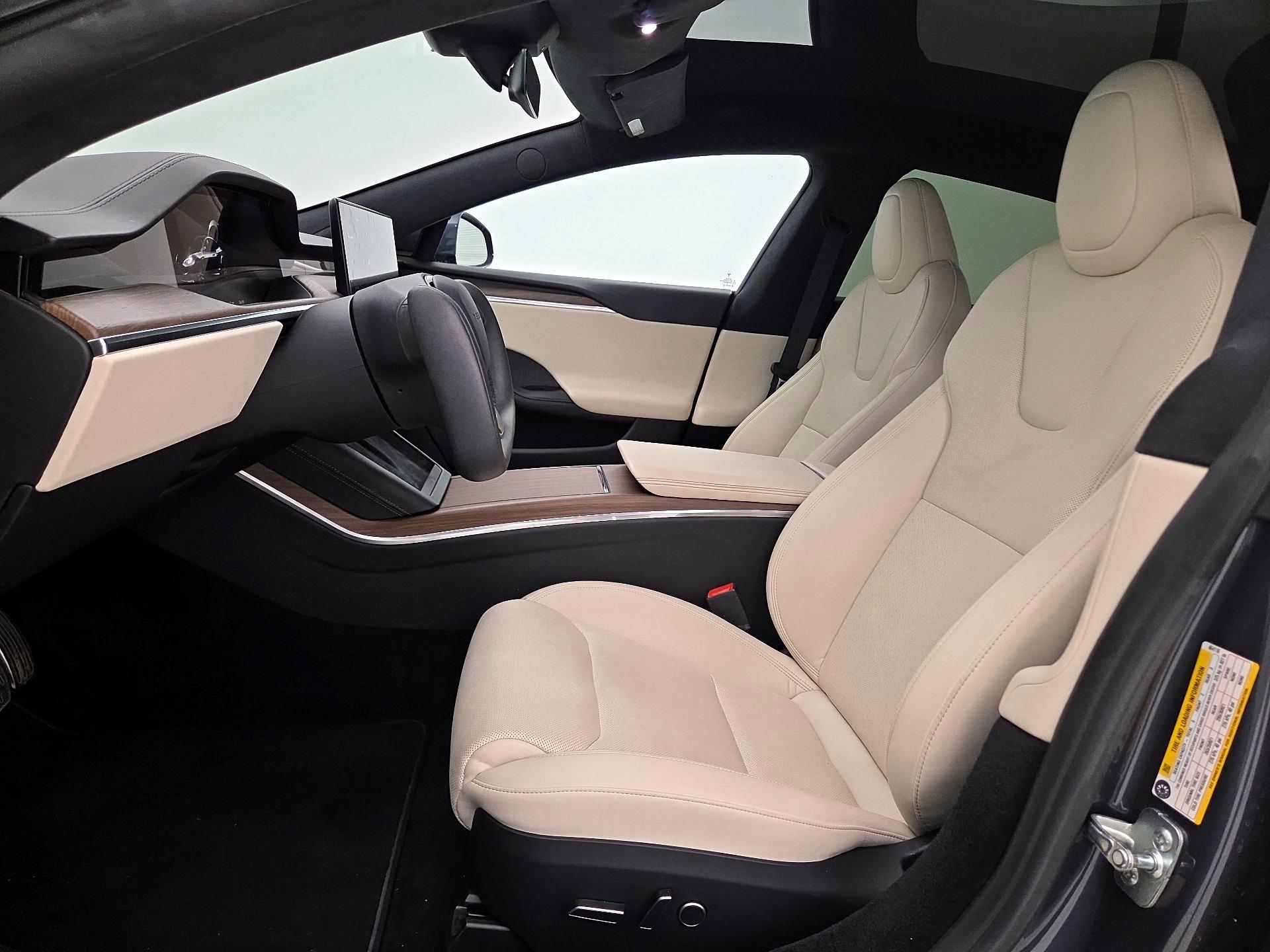 Thumbnail: 2022 Tesla Model S - 11