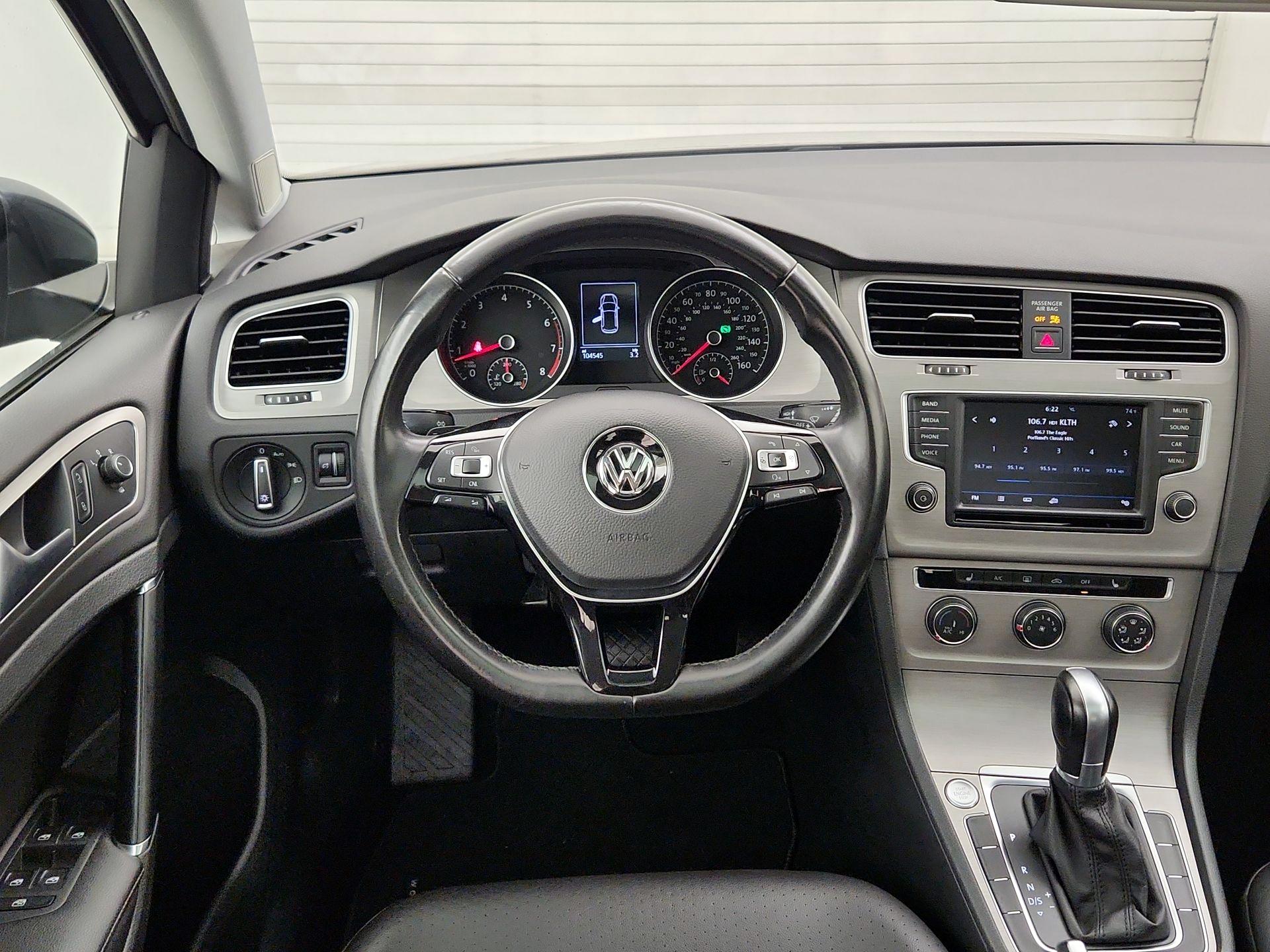 Thumbnail: 2017 Volkswagen Golf - 10