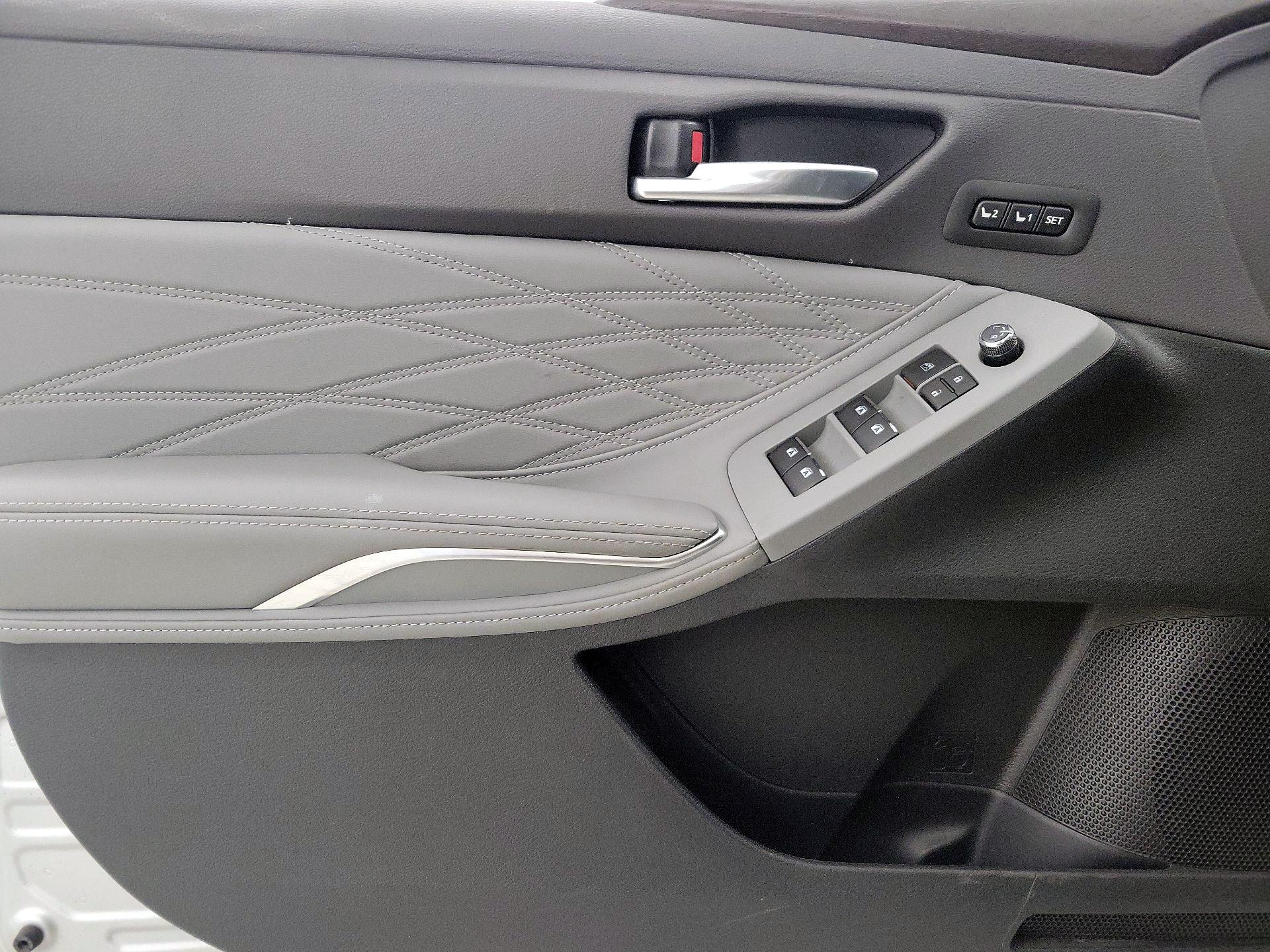 Thumbnail: 2021 Toyota Avalon - 12