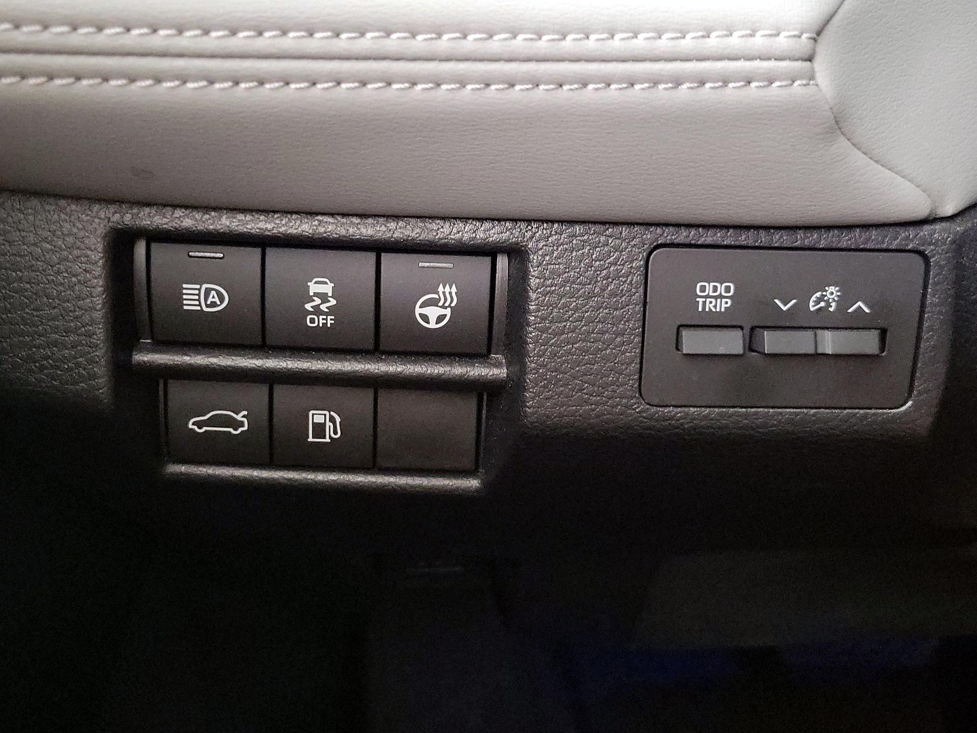 Thumbnail: 2021 Toyota Avalon - 13