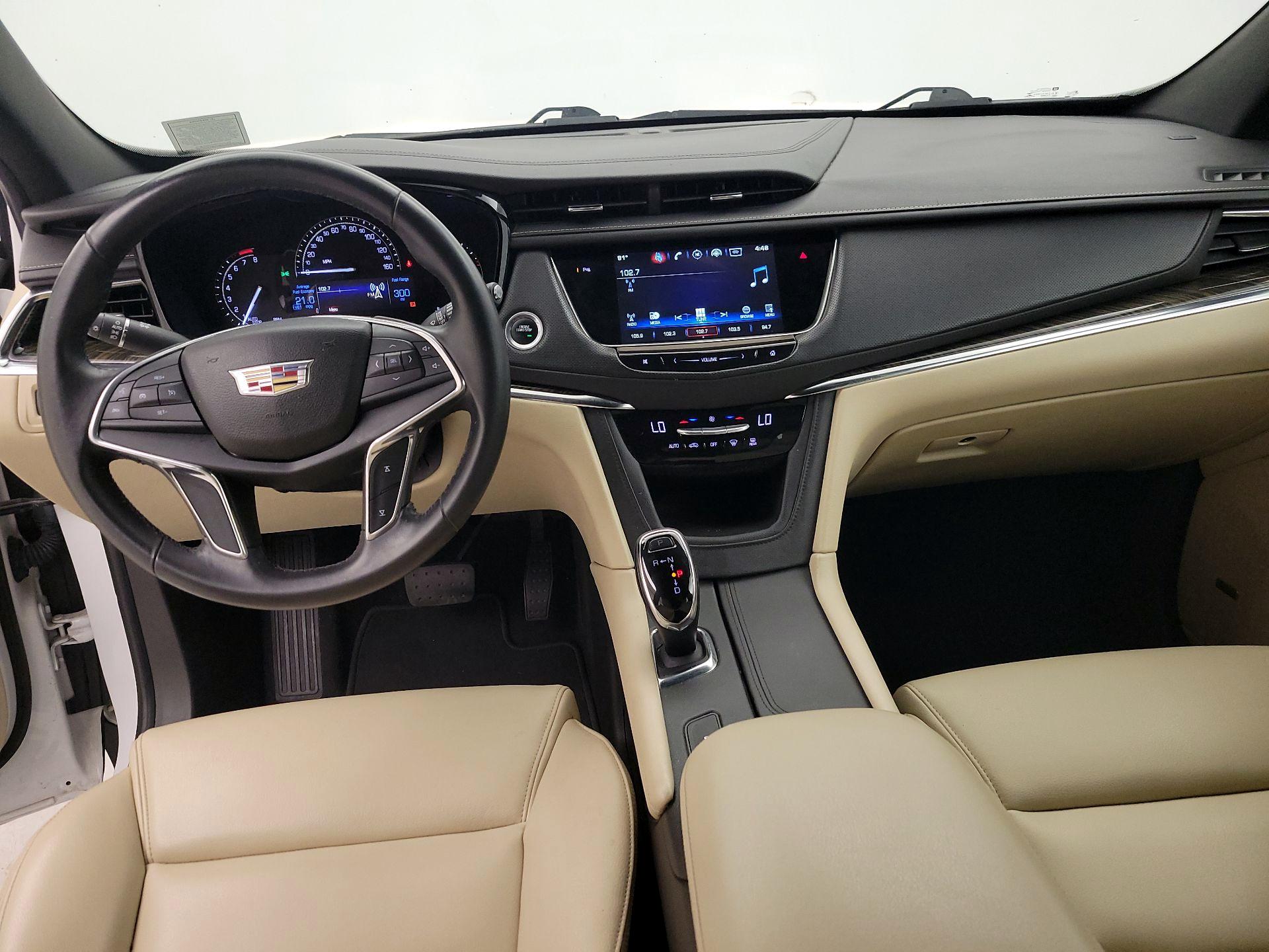 Thumbnail: 2017 Cadillac XT5 - 9