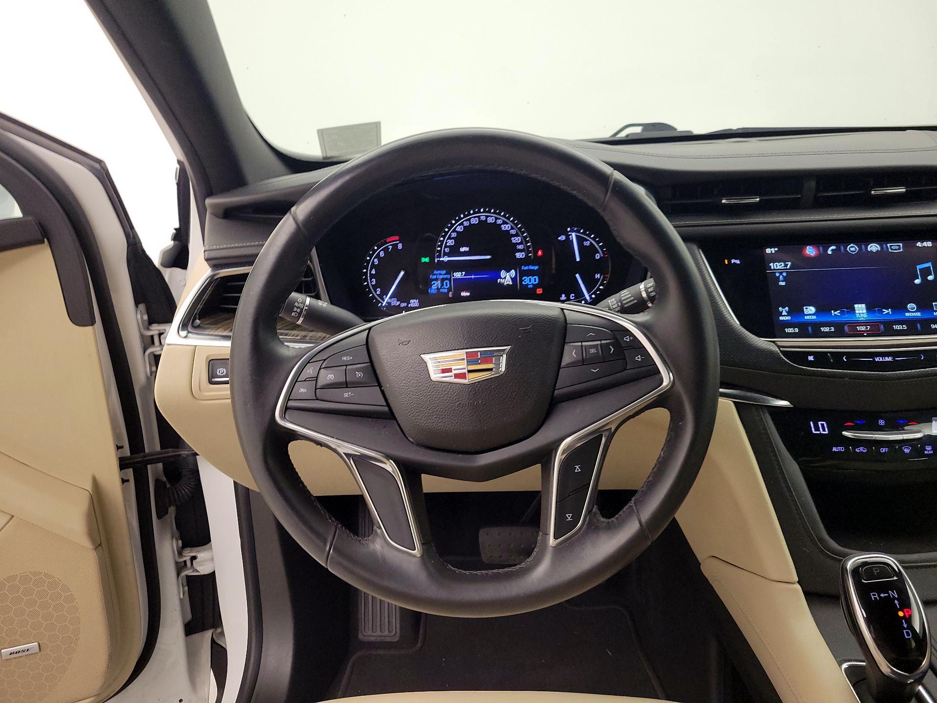 Thumbnail: 2017 Cadillac XT5 - 10