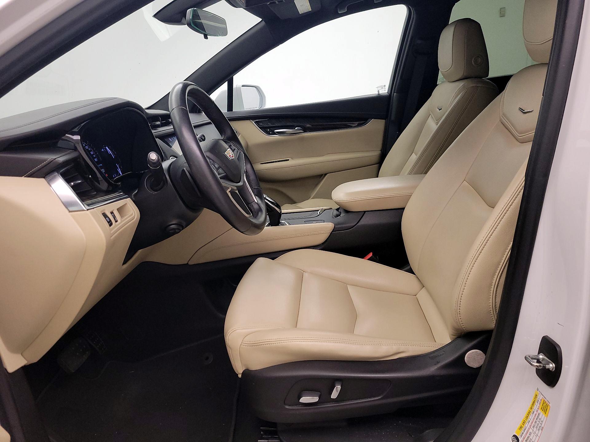 Thumbnail: 2017 Cadillac XT5 - 11