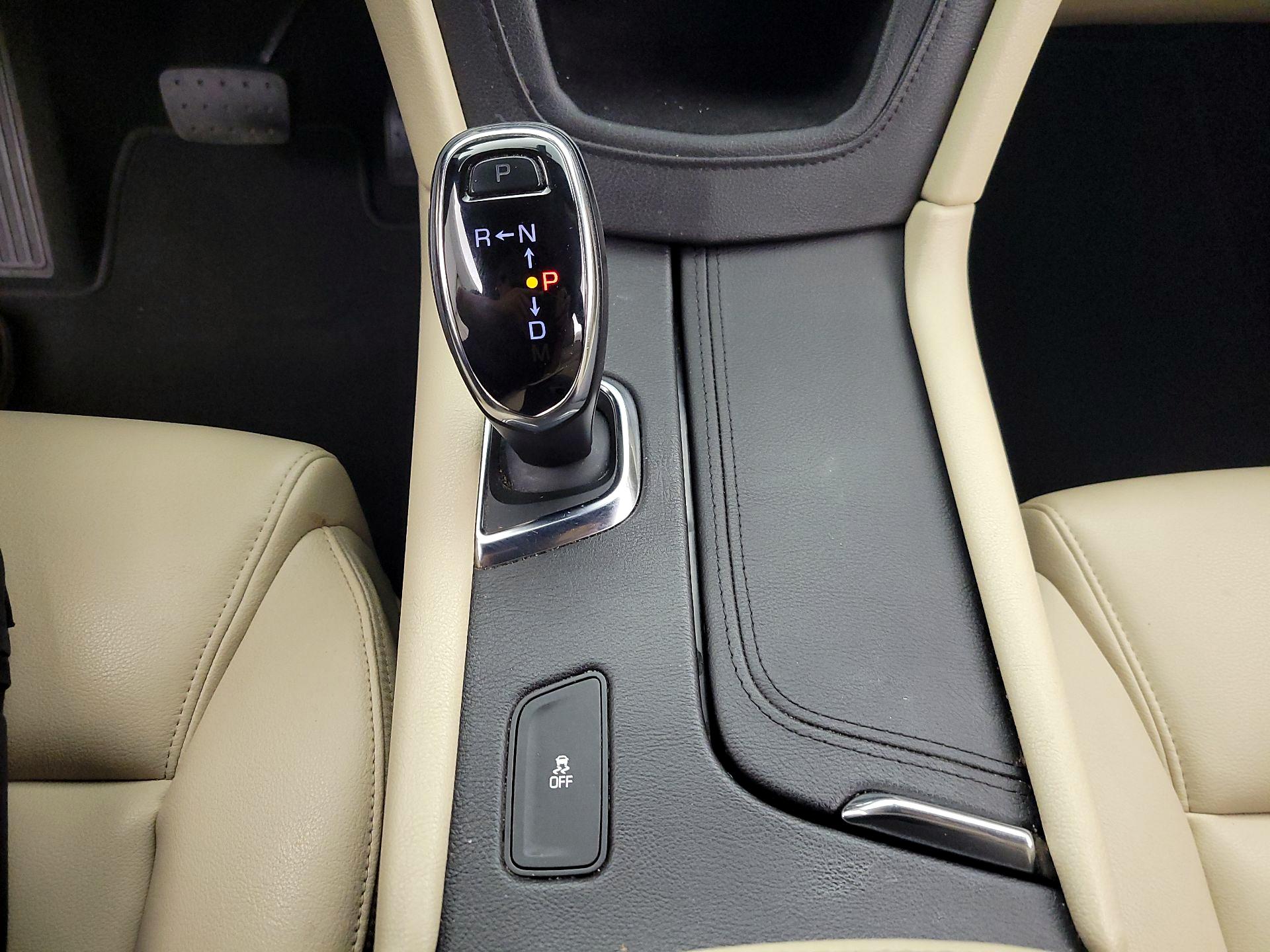 Thumbnail: 2017 Cadillac XT5 - 17