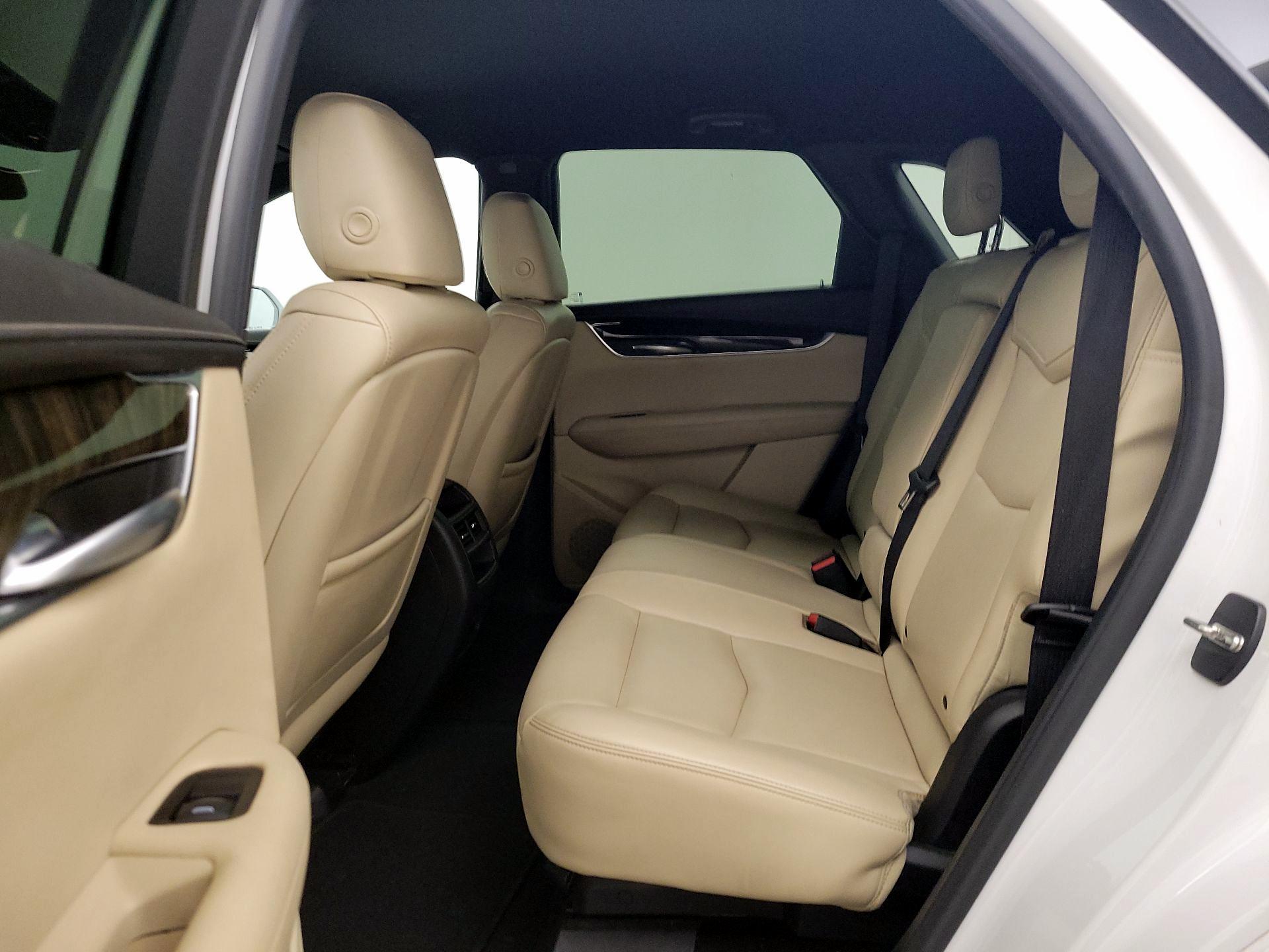 Thumbnail: 2017 Cadillac XT5 - 19