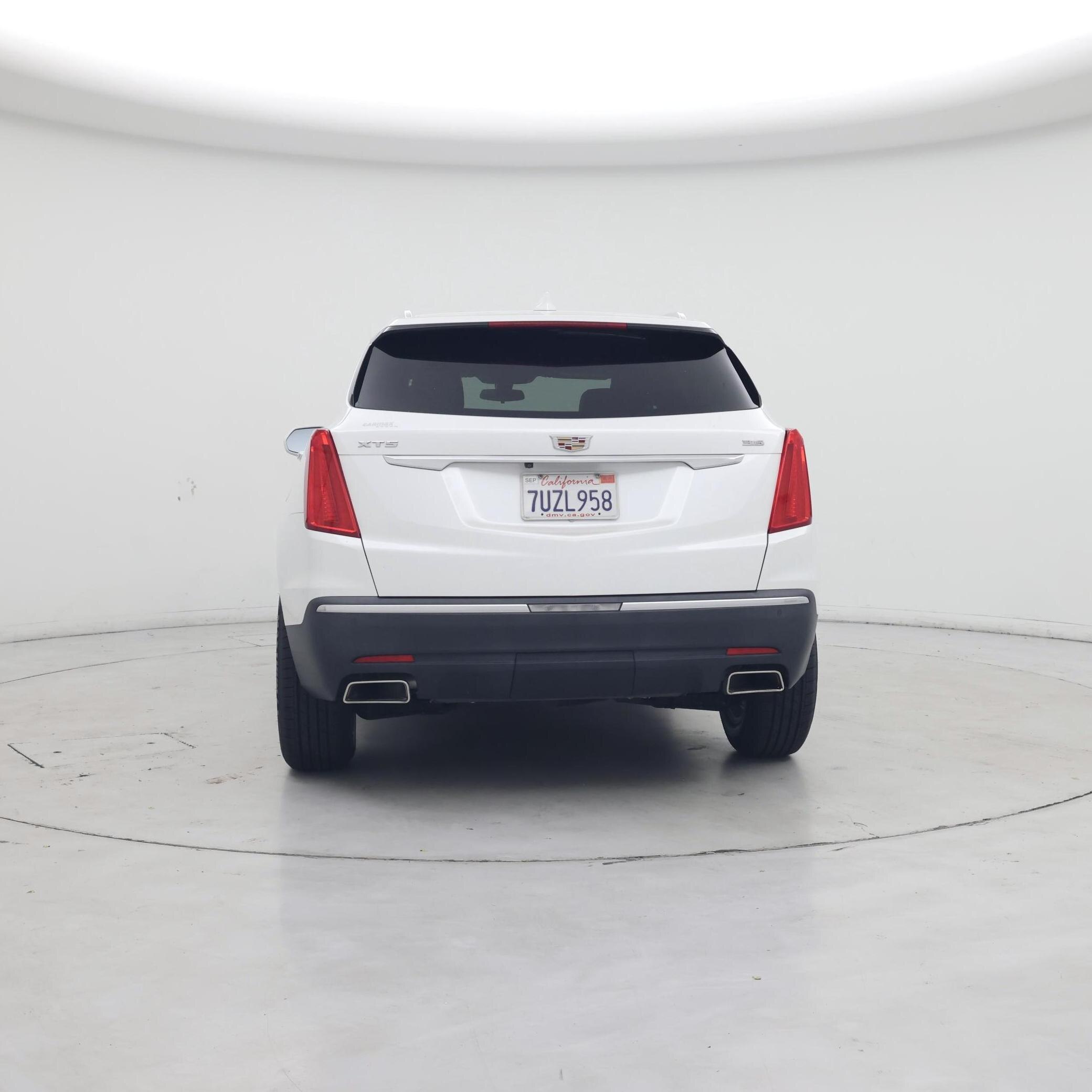Thumbnail: 2017 Cadillac XT5 - 6