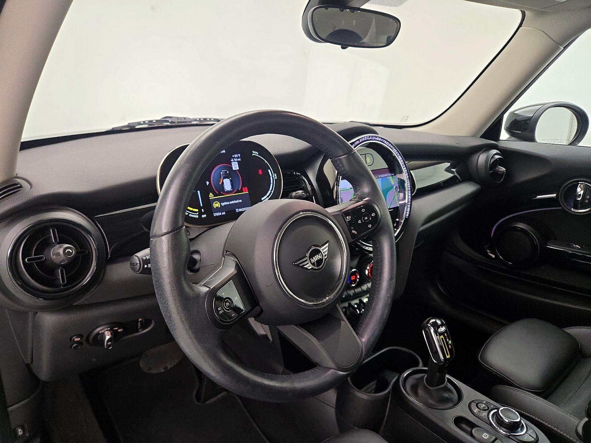 Thumbnail: 2022 MINI Cooper Hardtop - 9