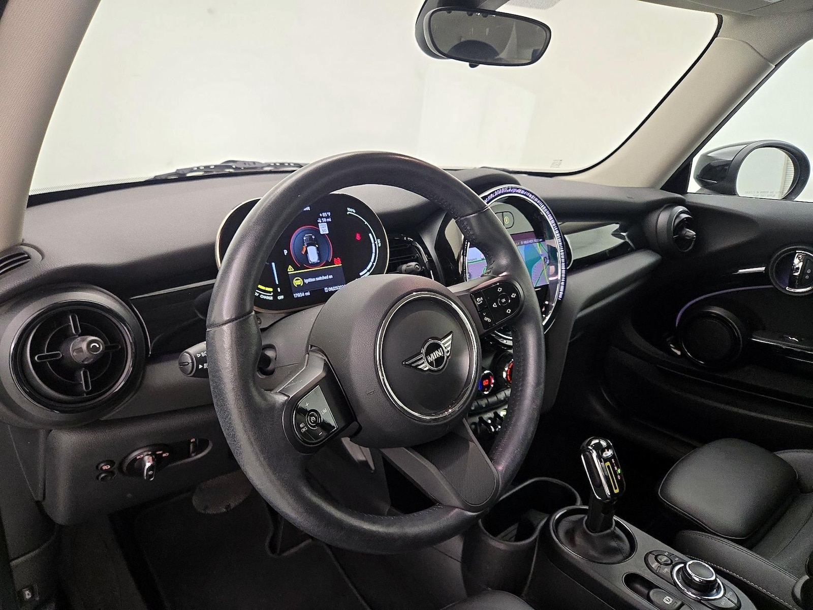 2022 MINI Hardtop 2 Door SE - Photo 10